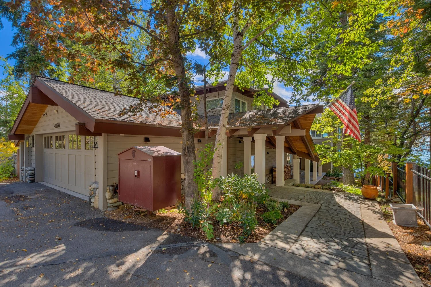 5 BEDS | 5 BATHS | 4,280 SQ. FT. | $16,900,000