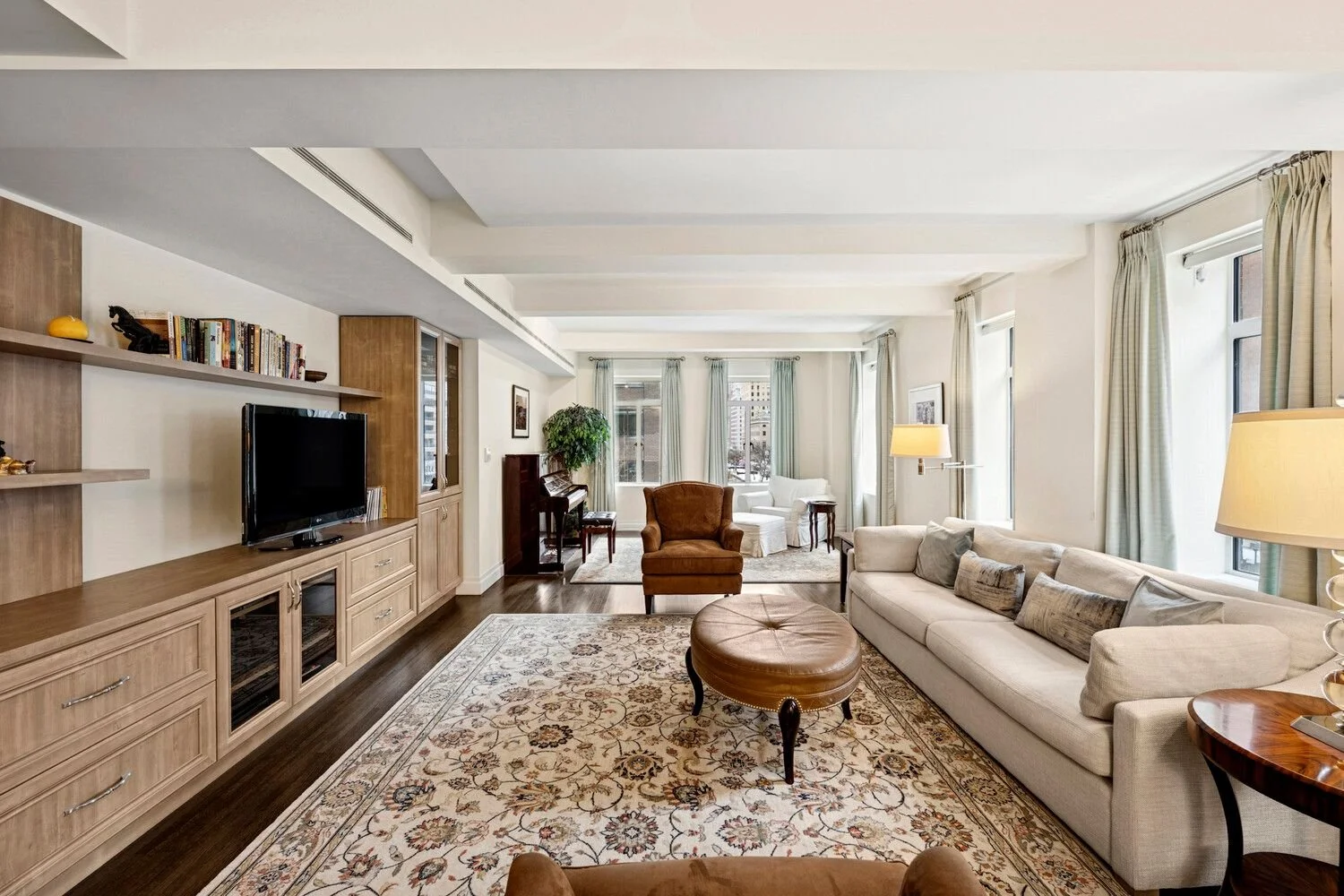 3 BEDS | 3.5 BATHS | 2,915 SQ. FT. | $8,800,000