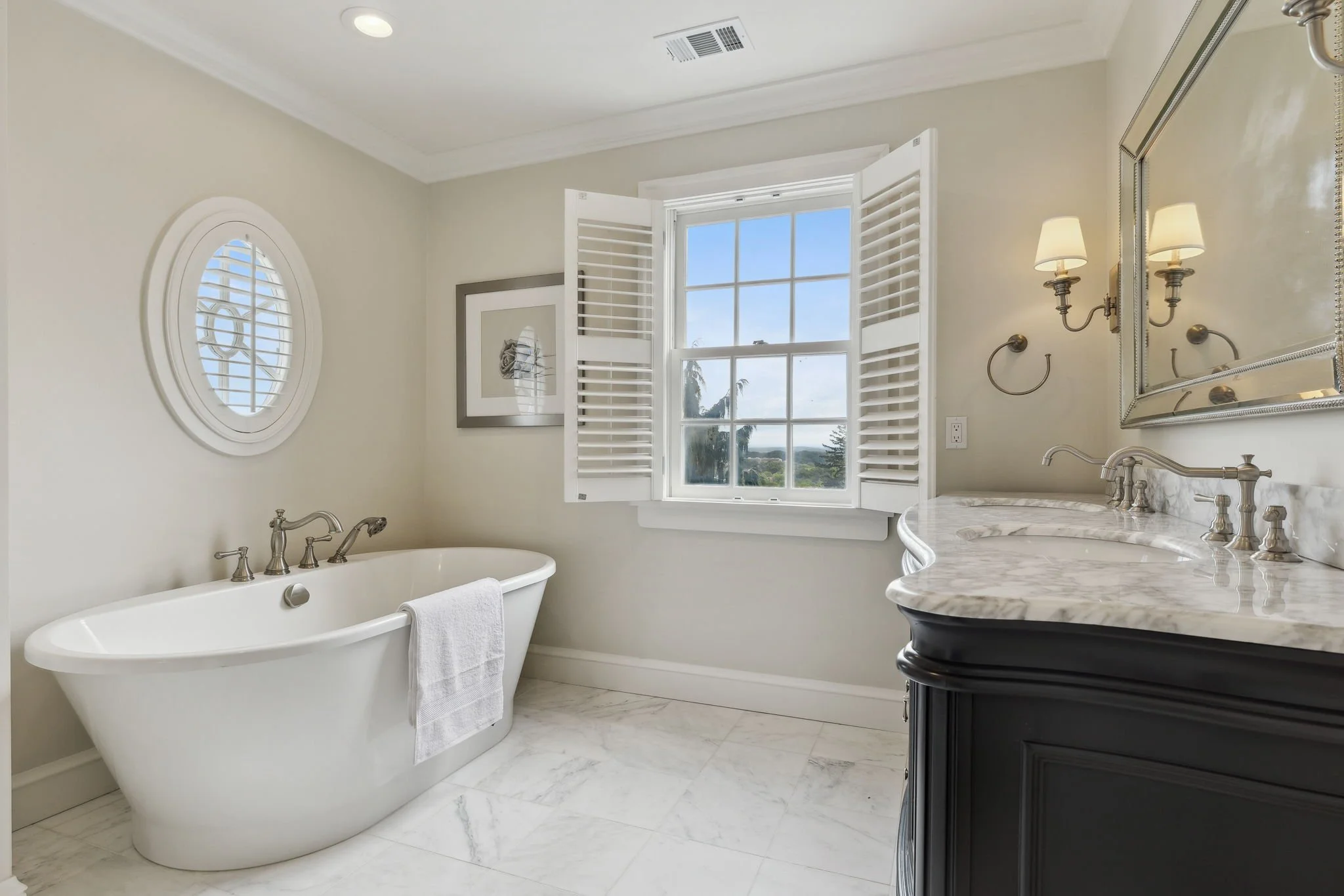 large-0197fd20-6c62-71b6-b3c2-b4cf64bea7a2.jpg