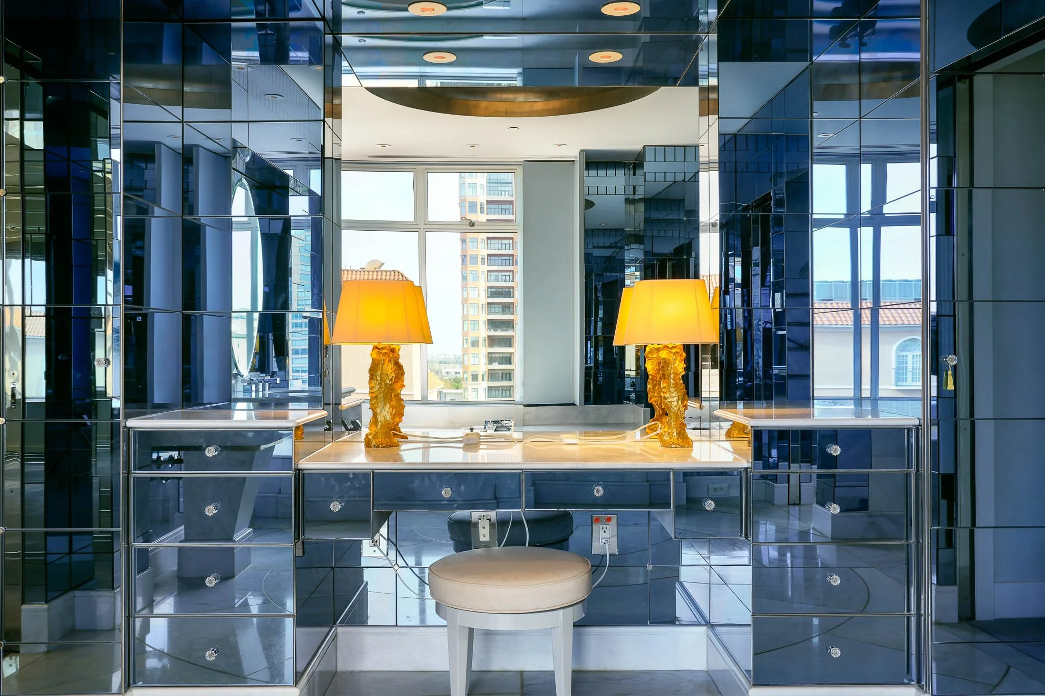 2 BEDS | 5 BATHS | 5,302 SQ. FT | $5,000,000