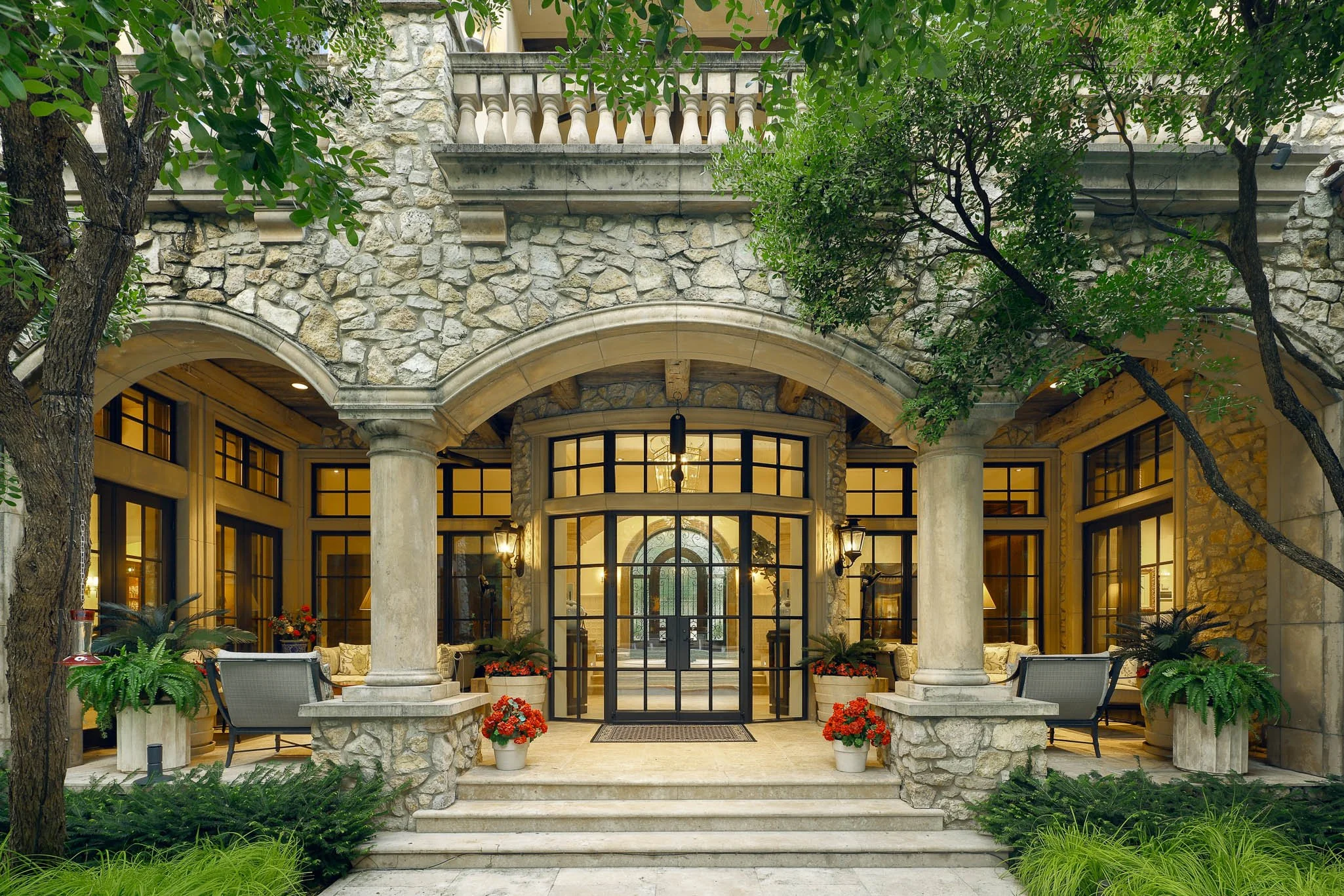 3 BEDS | 7 BATHS | 9,177 SQ. FT | $7,600,000