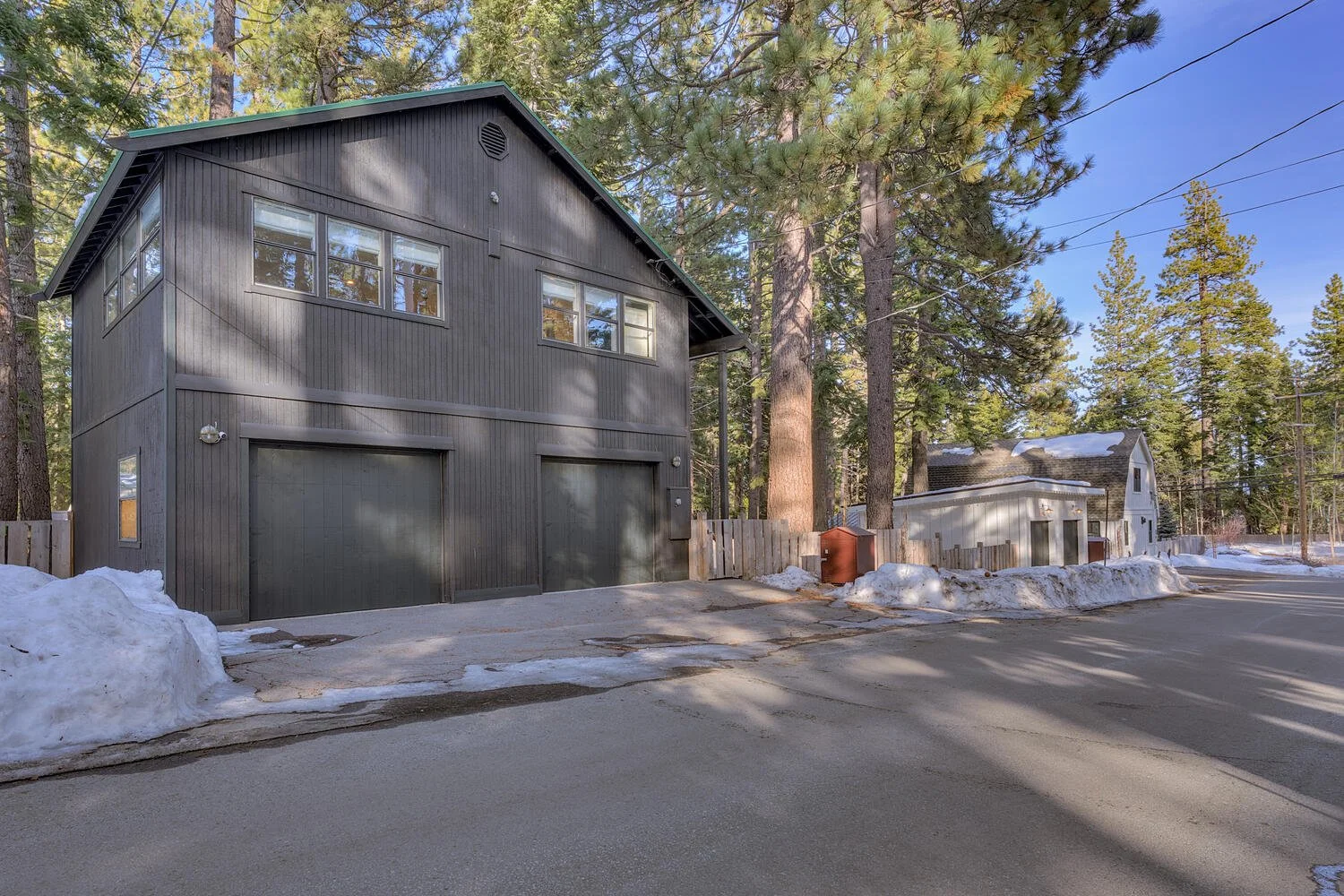 2045_w_lake_blvd_tahoe_city_ca-large-027-013-front_exterior-1500x1000-72dpi.jpg