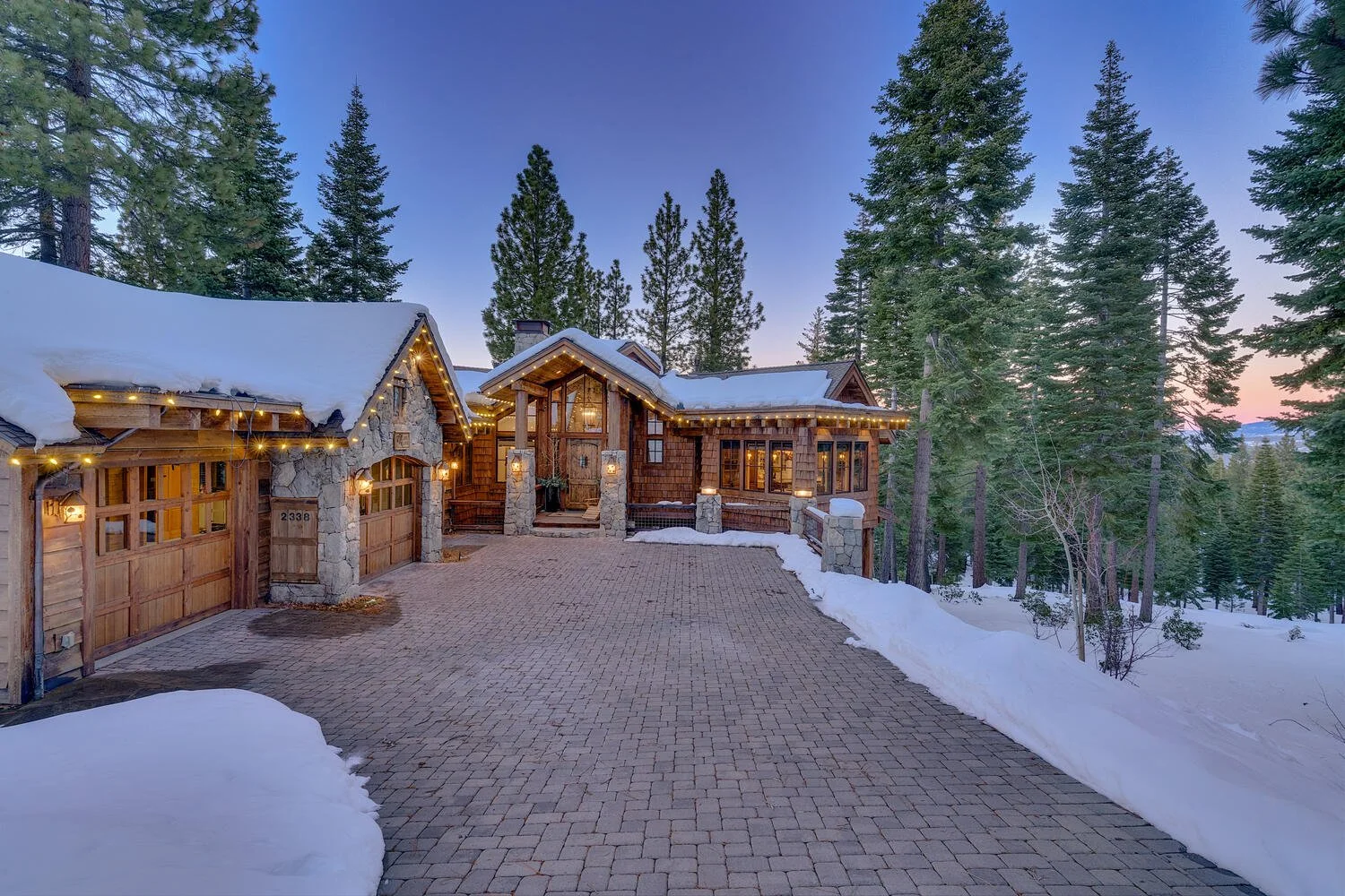 5 BEDS | 6.5 BATHS | 4,925 SQ. FT. | $4,795,000