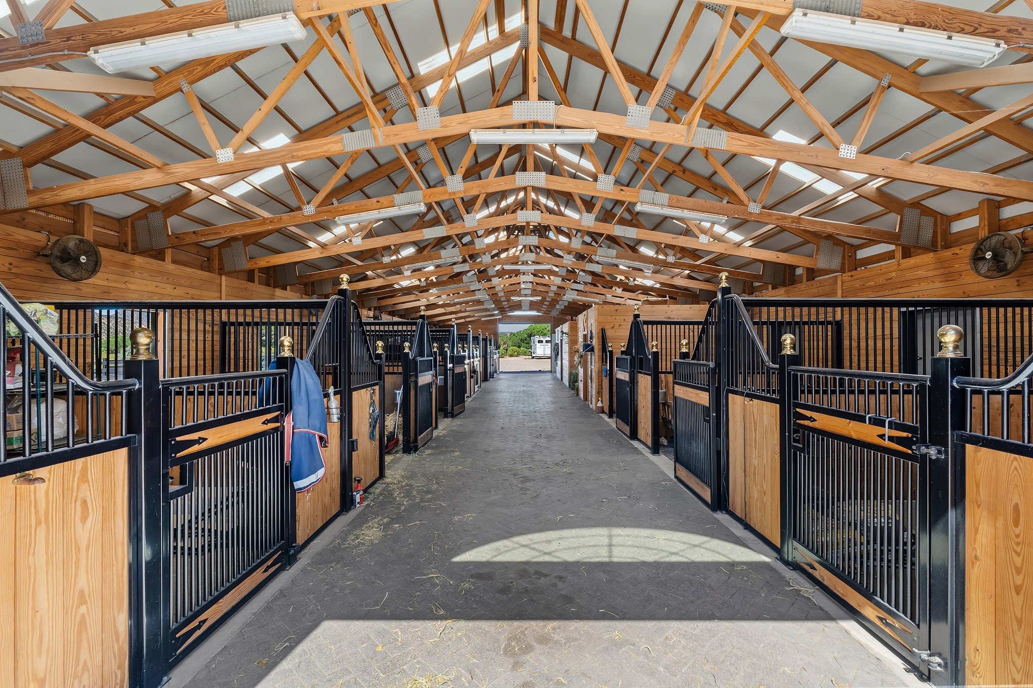 Abiqiu Farms Barn1.jpg
