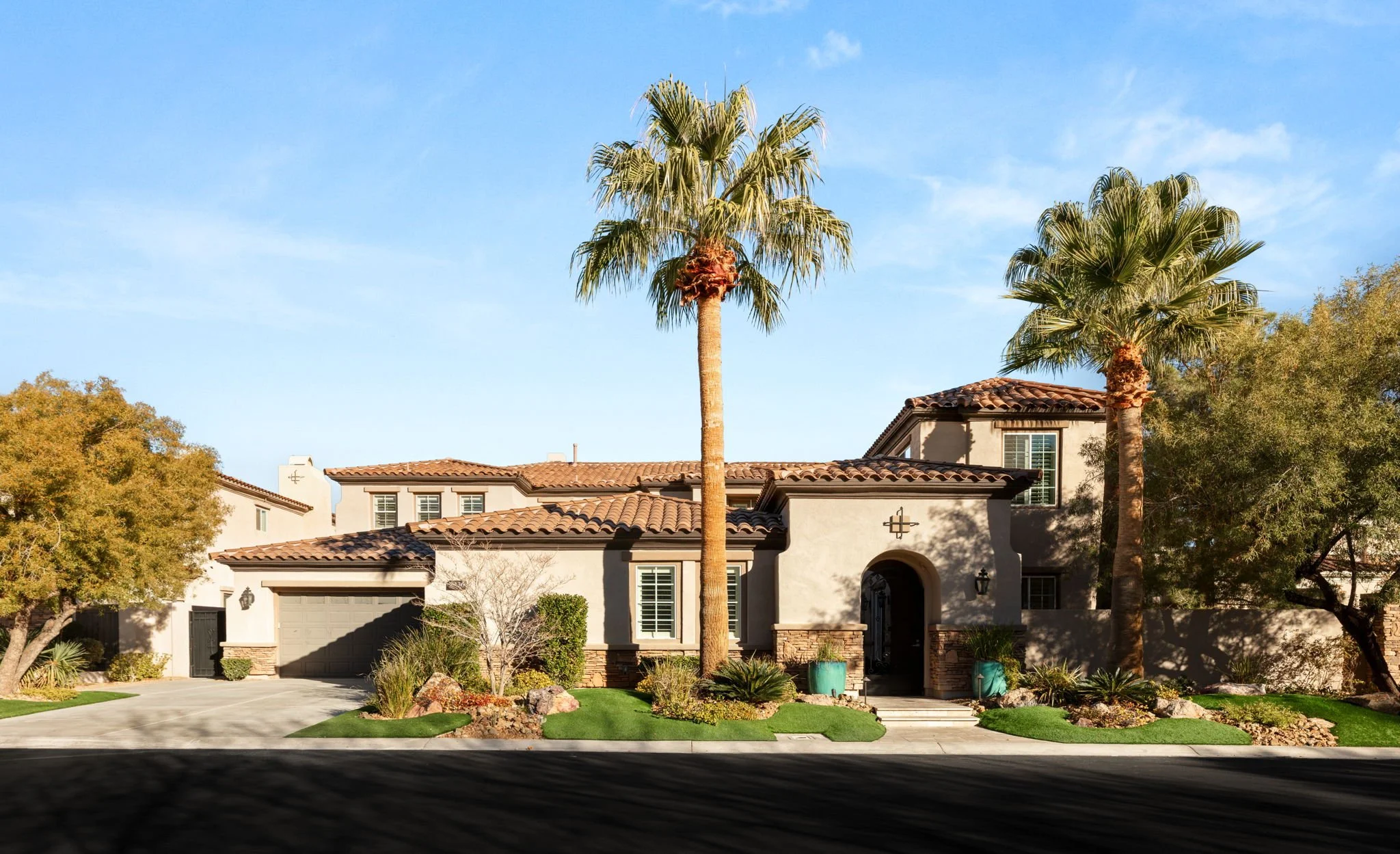 5 BEDS | 5 BATHS | 6,955 SQ. FT | LAS VEGAS, NV