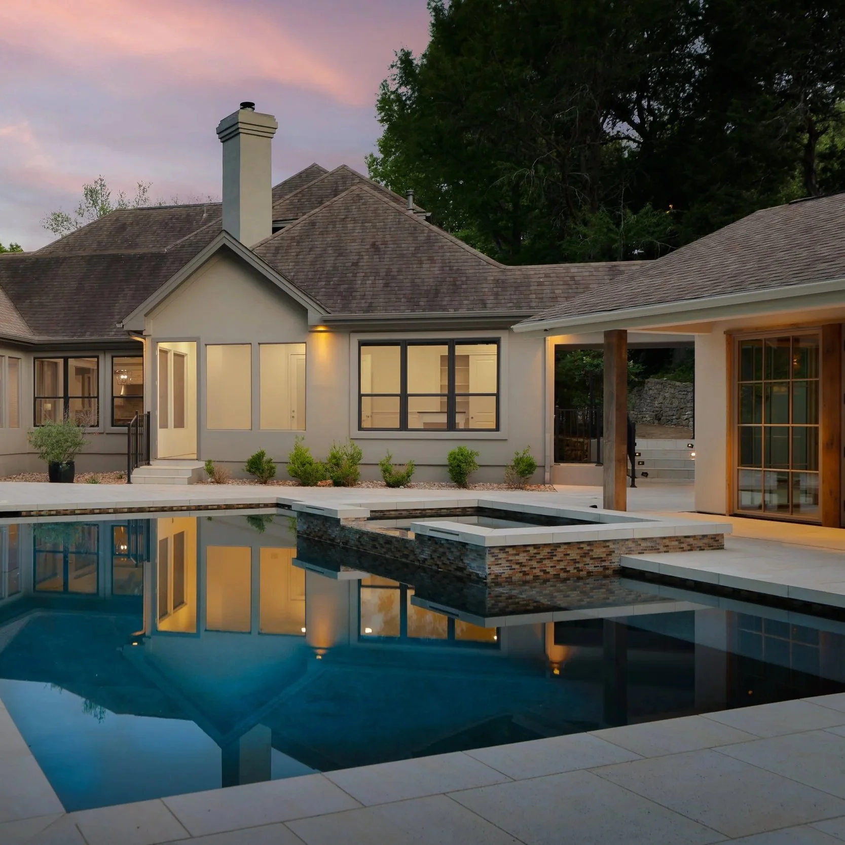 5 BEDS | 5 BATHS | 6,573 SQ. FT. $6,995,000