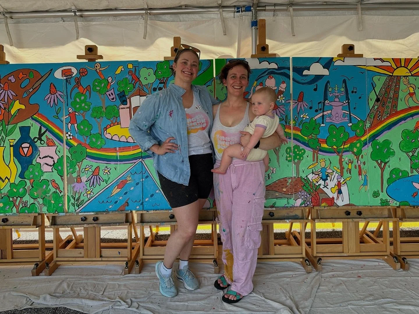 Peep these details! Many hands, brushes and layers of paint created some of our ✨favorite✨moments on the community mural for @orange_art_center.

#communityart #communityarts #communityartsproject #mural #muralart #muralpainting #womenwhopaint #women