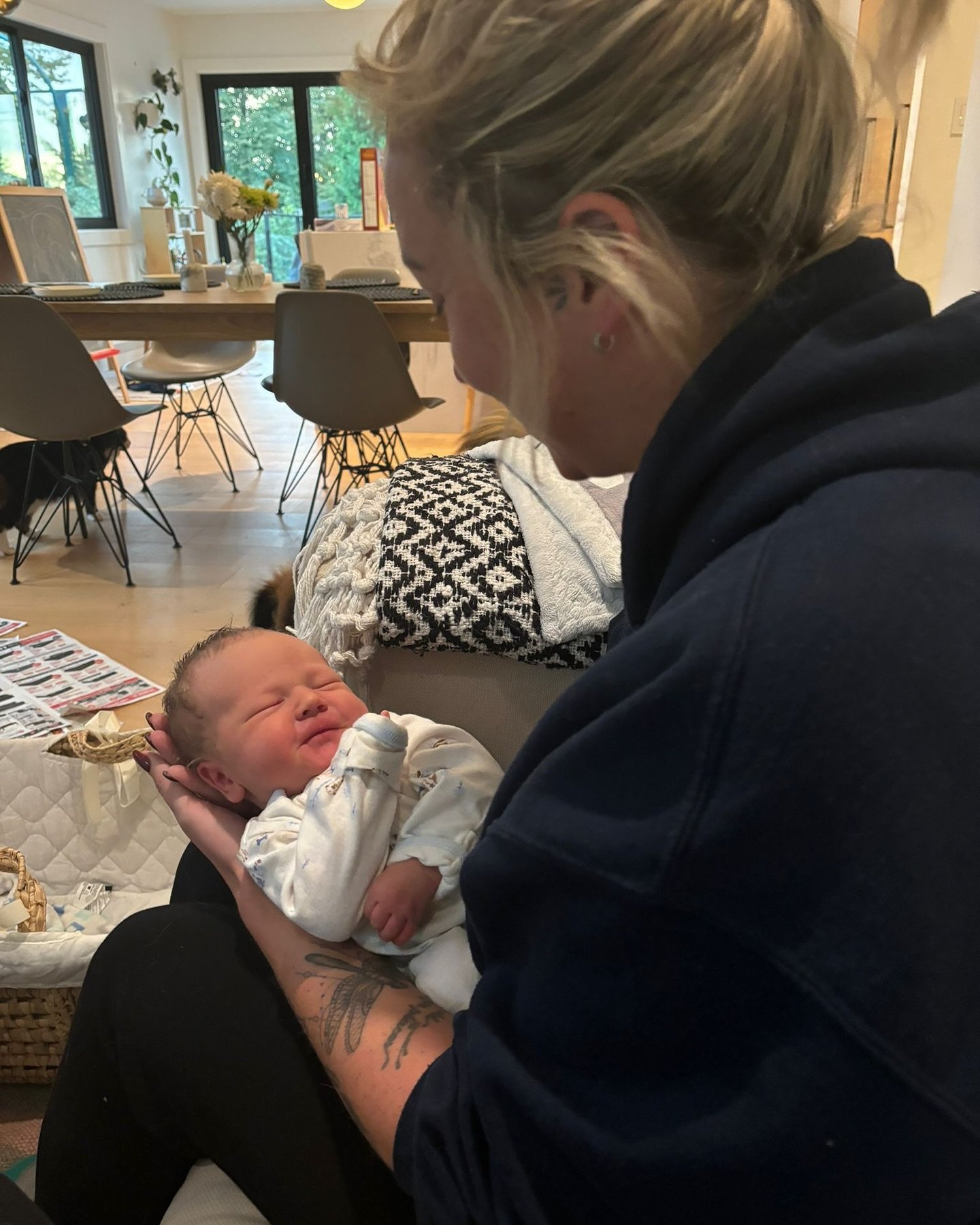 The most exciting news here in gypsy land. I have a perfect new bundle of a nephew! Sweet Ari was born last week by my absolute badass of a sister. Welcome to earth pollywog ❤️❤️❤️