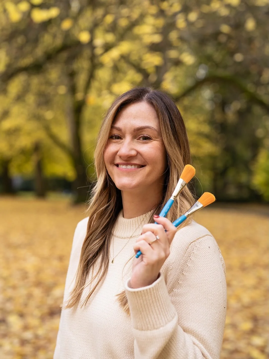 This little headshot session was filled with so much joy! Ashley is such a talented esthetician that brings glimmer into her everyday work. Give her a follow! 💛