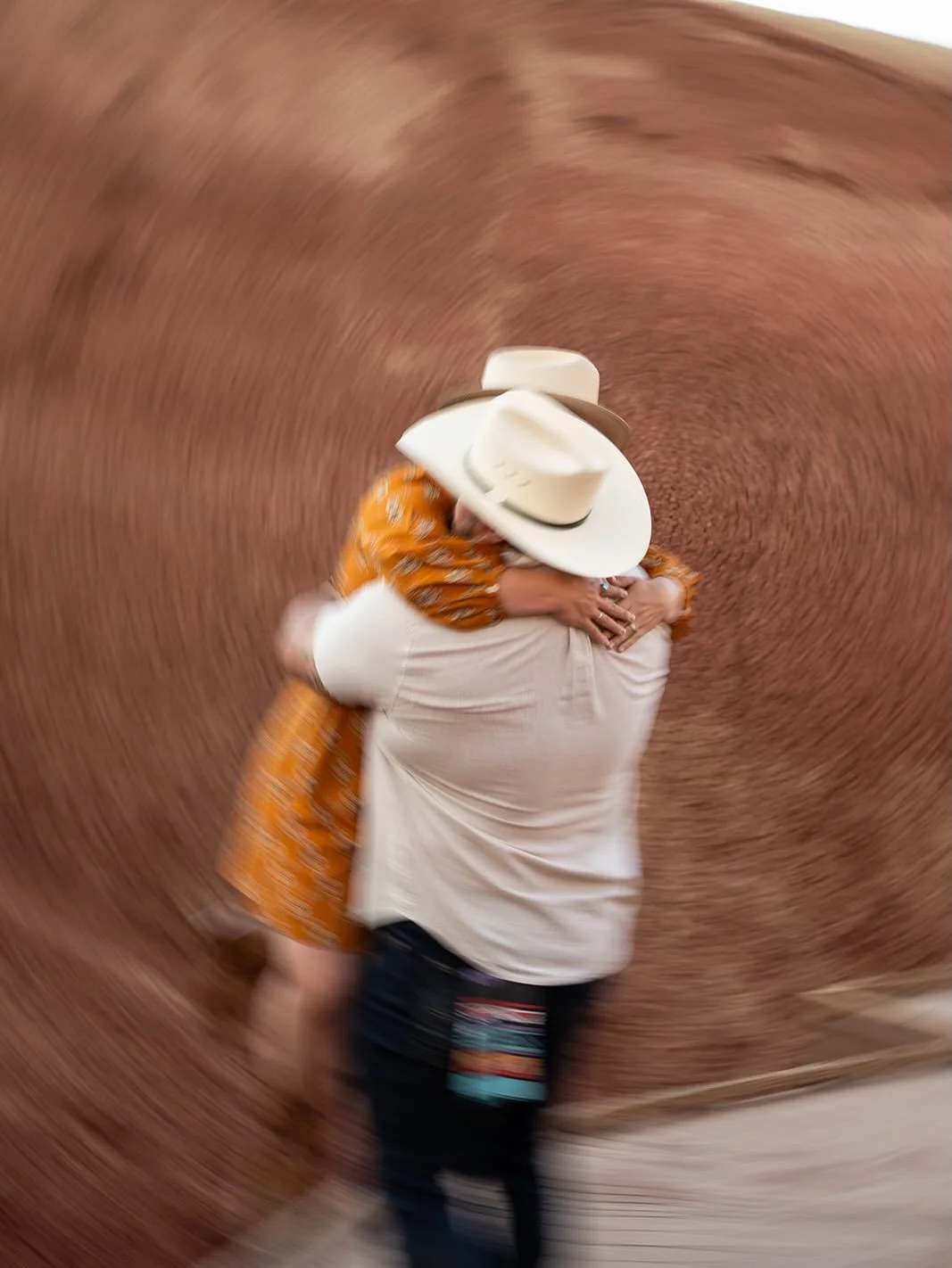 I walked away from this anniversary session with Brandon and Beth feeling so full. Love like this deserves a backdrop that feels unreal, and the Painted Hills showed up in every way. 💫🌄

#pnwphotographer #elopementphotography #pacificnw