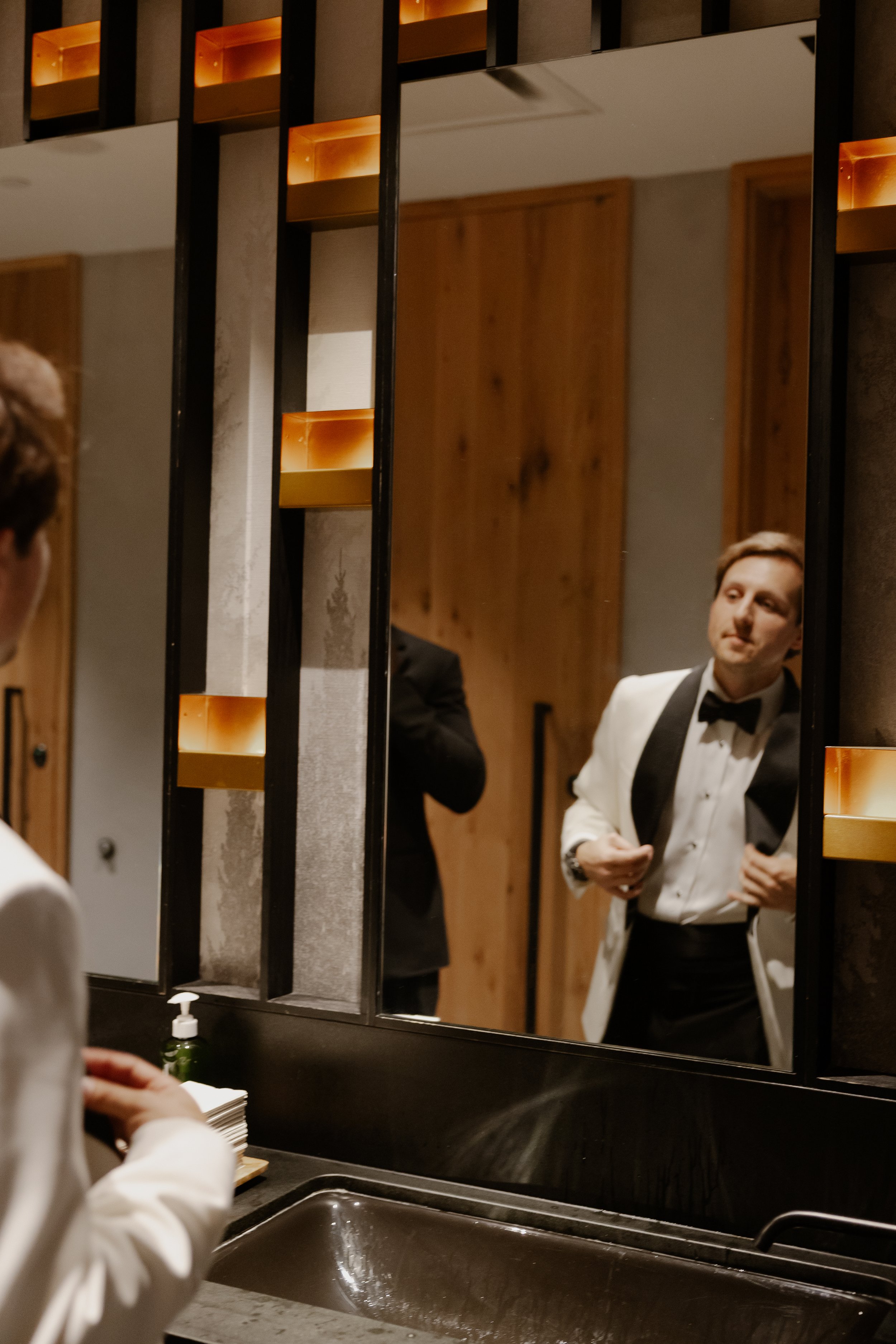 E & R Getting Ready Moments-2415-2.jpg