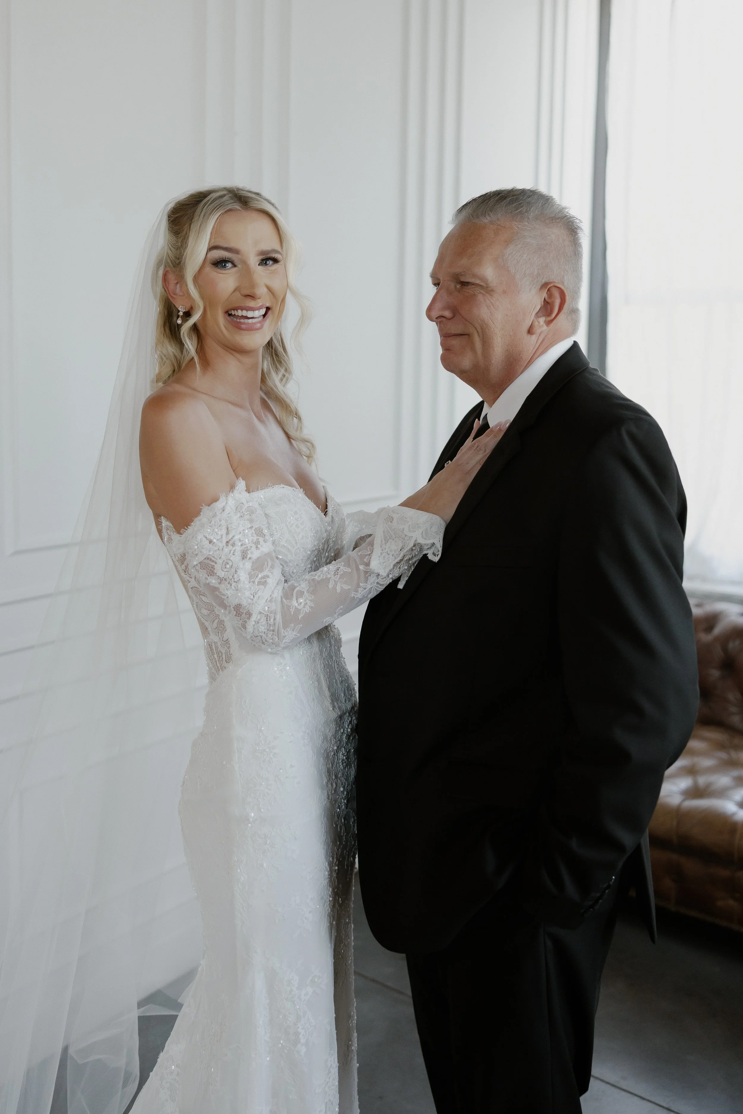 E & B getting ready moments-4563.jpg