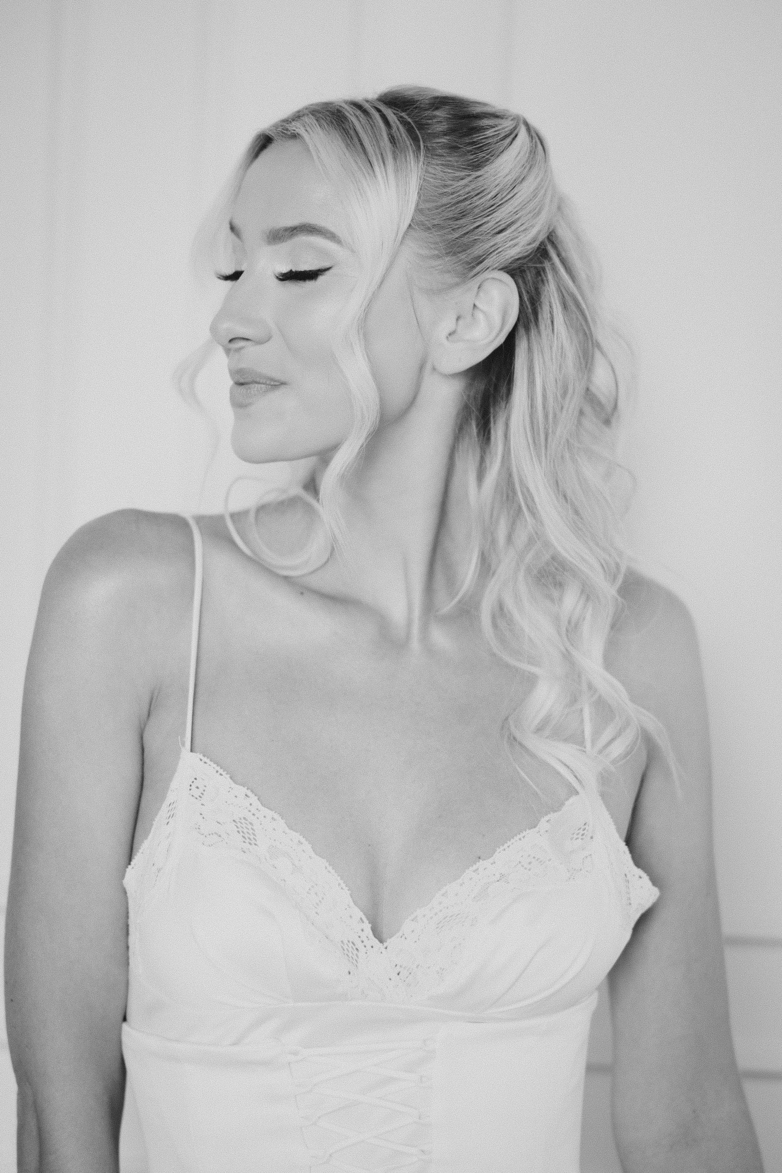 E & B getting ready moments-4089.jpg