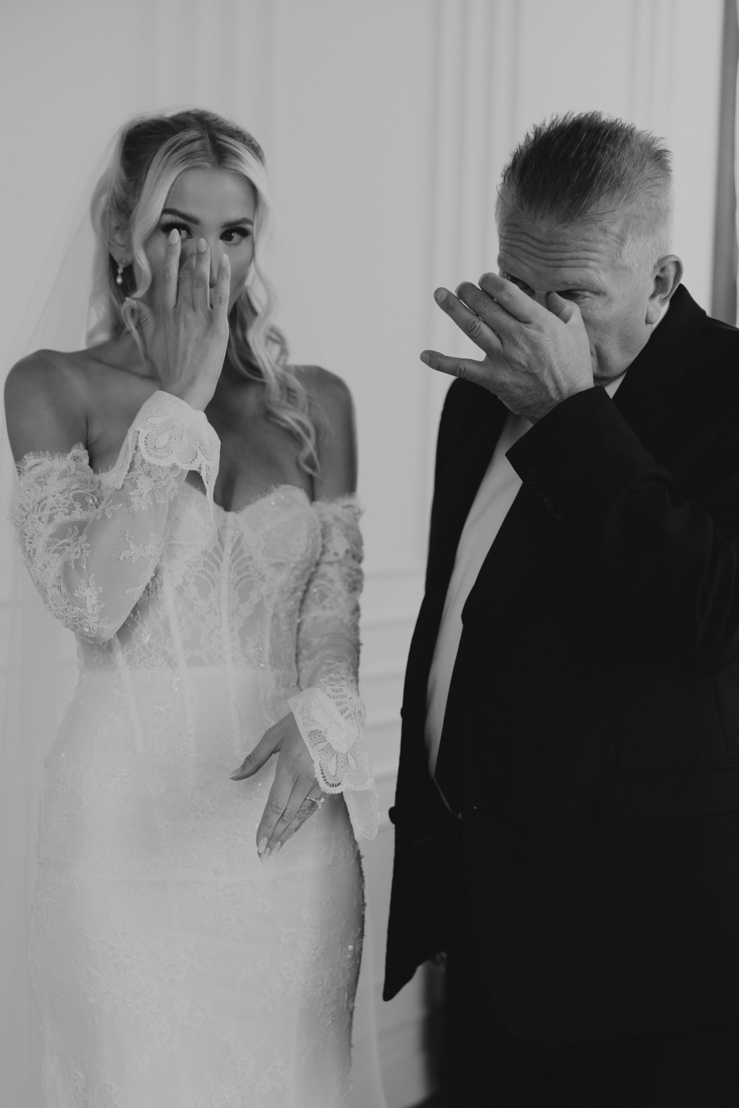 E & B getting ready moments-4579.jpg