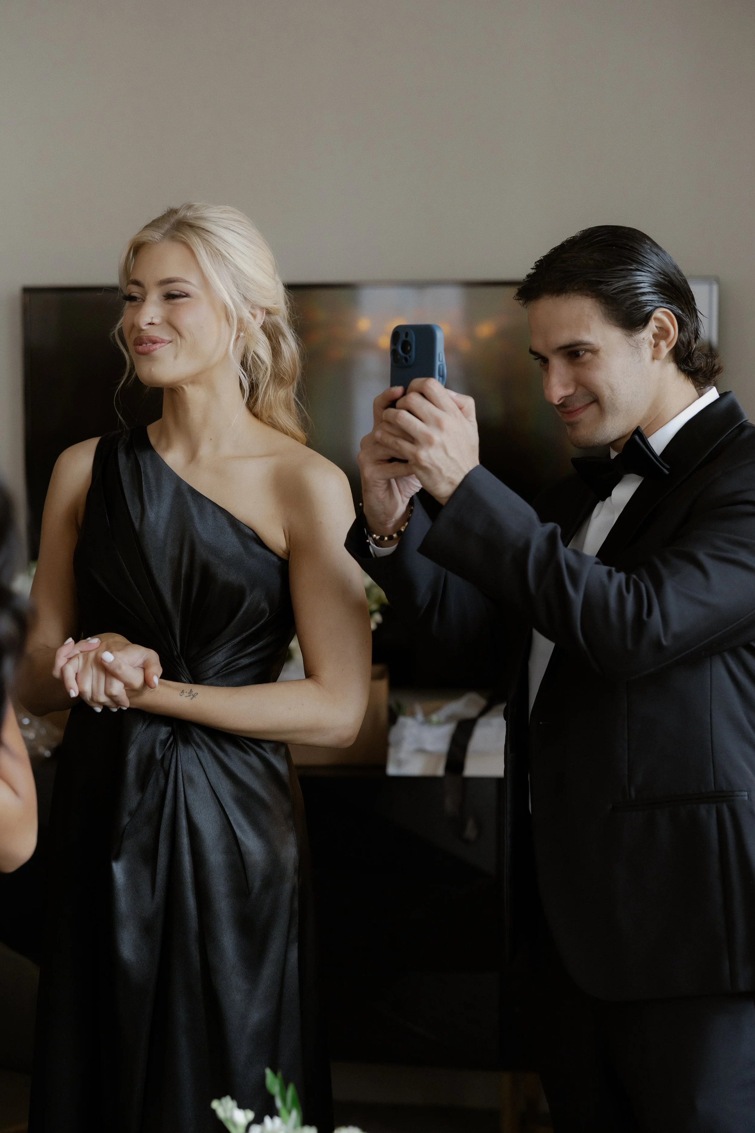 J & T getting ready moment-8807.jpg