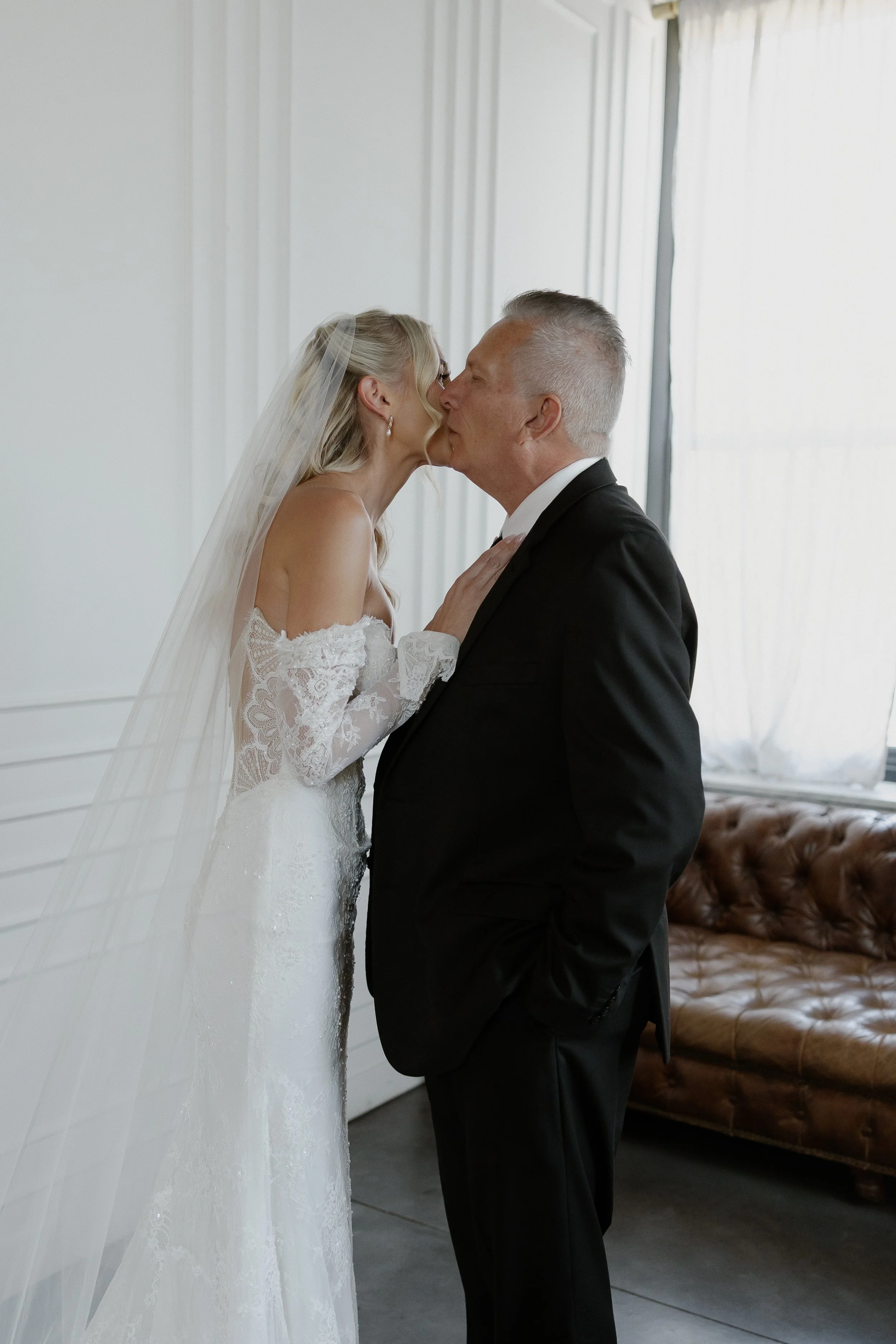 E & B getting ready moments-4567.jpg