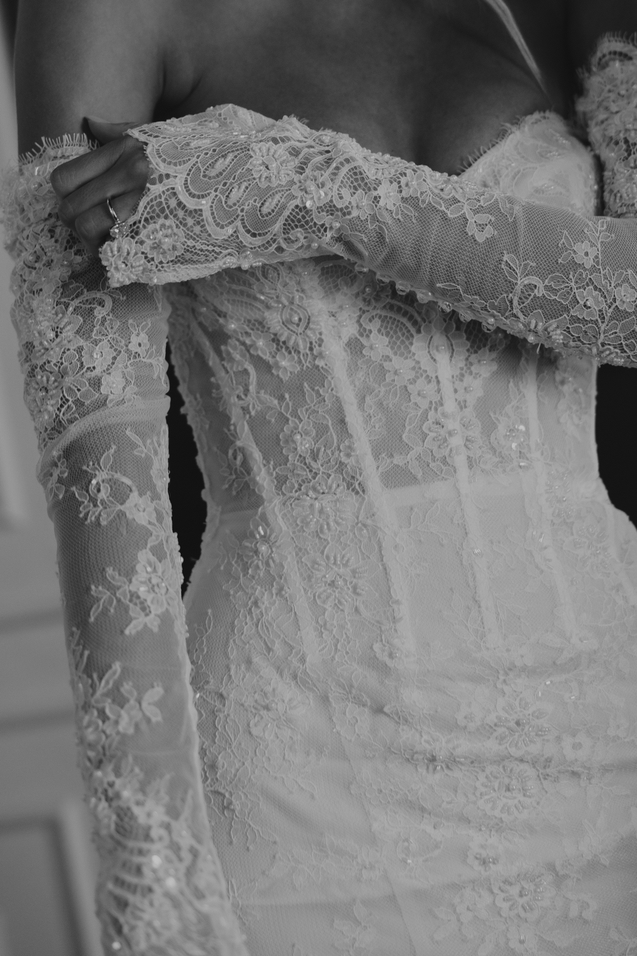 E & B getting ready moments-4338-2.jpg