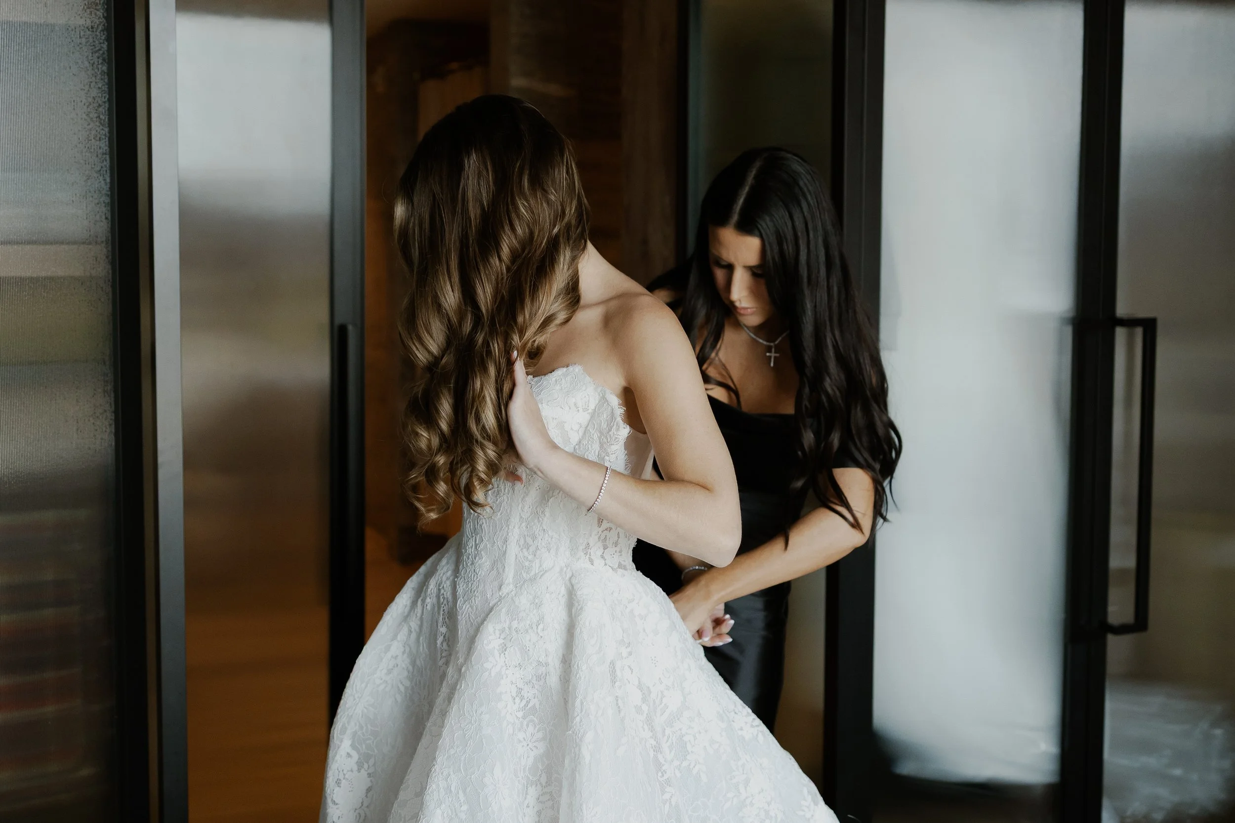 E & R Getting Ready Moments-2852.jpg