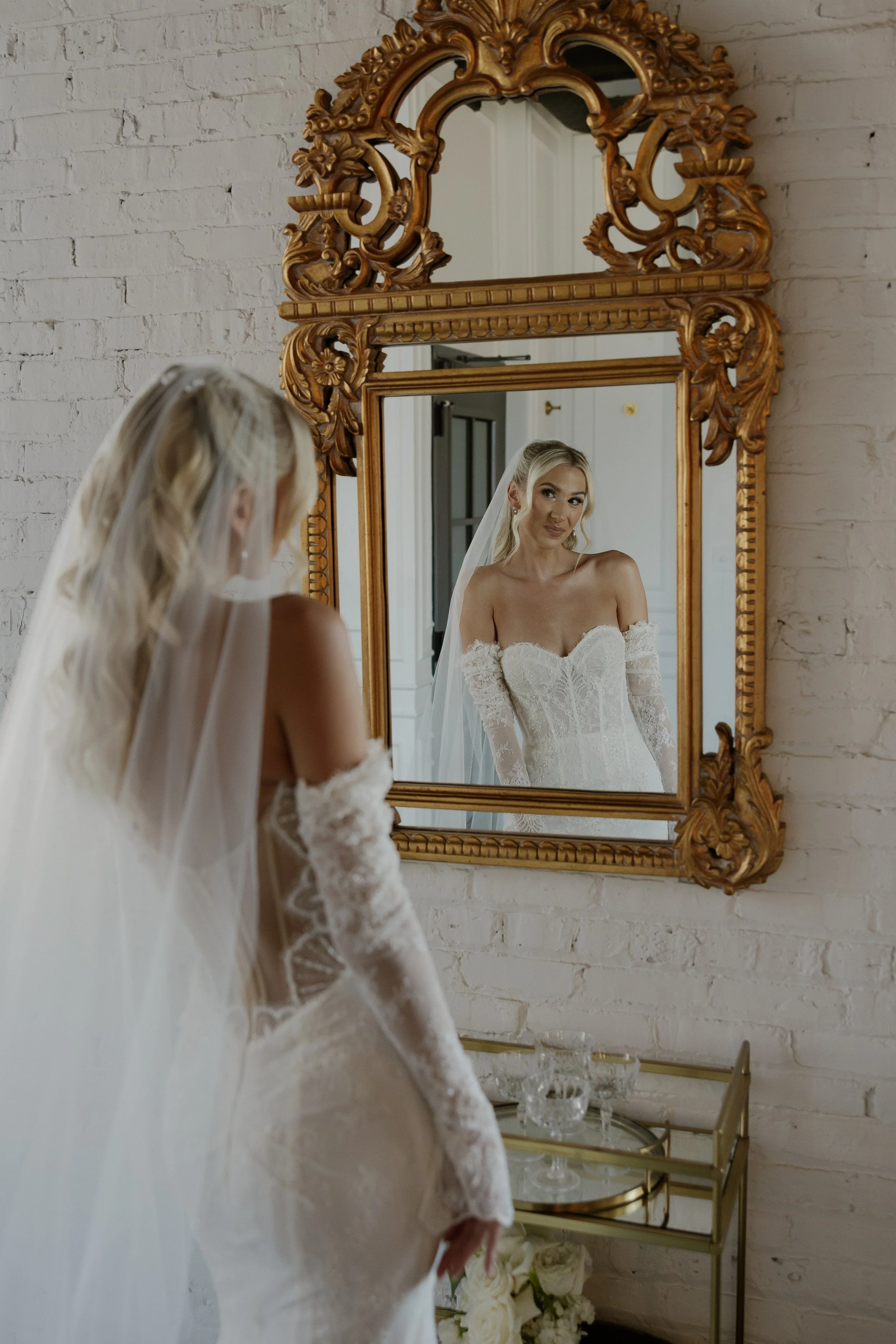 E & B getting ready moments-4493-2.jpg