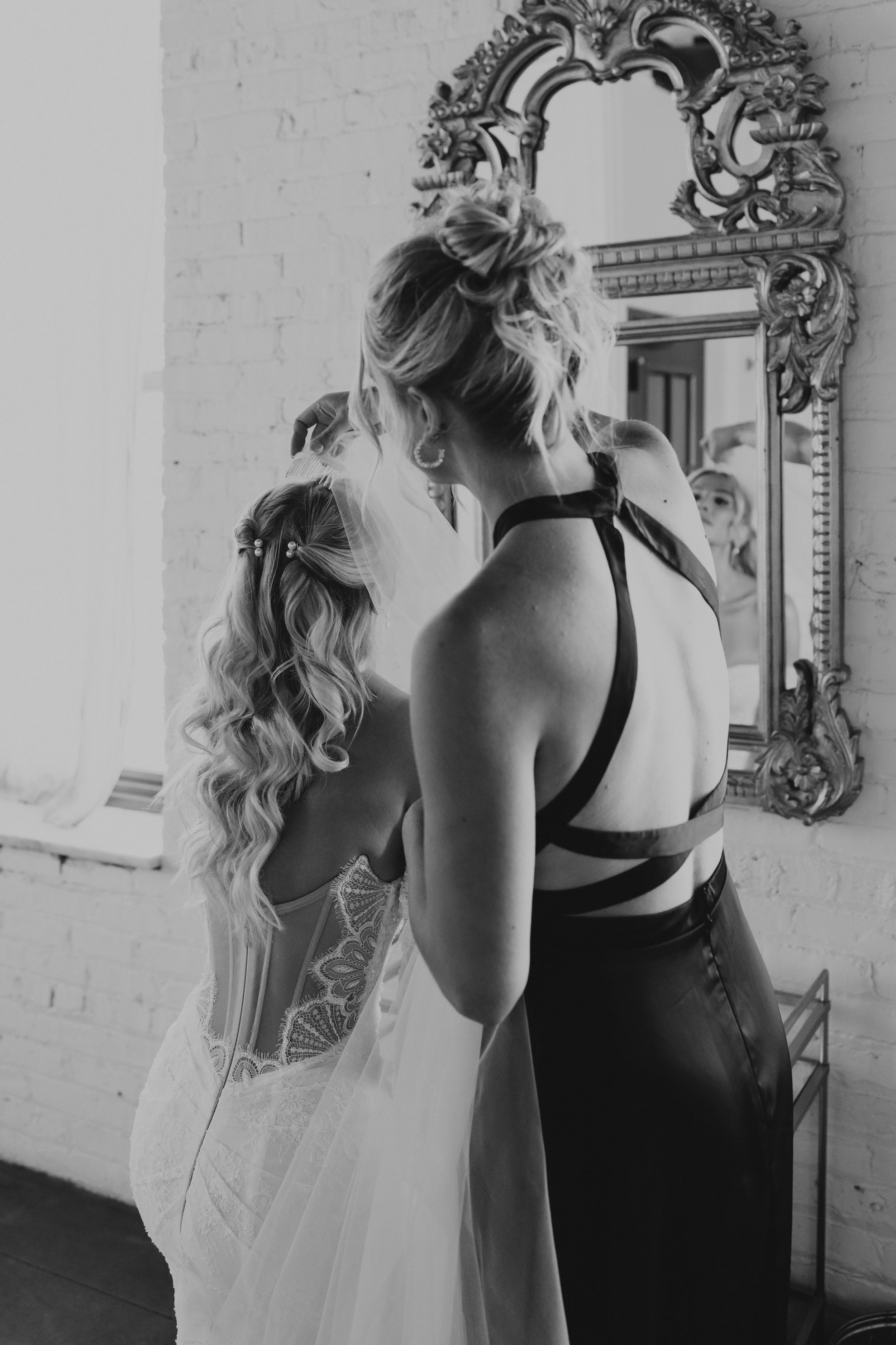 E & B getting ready moments-4439-2.jpg