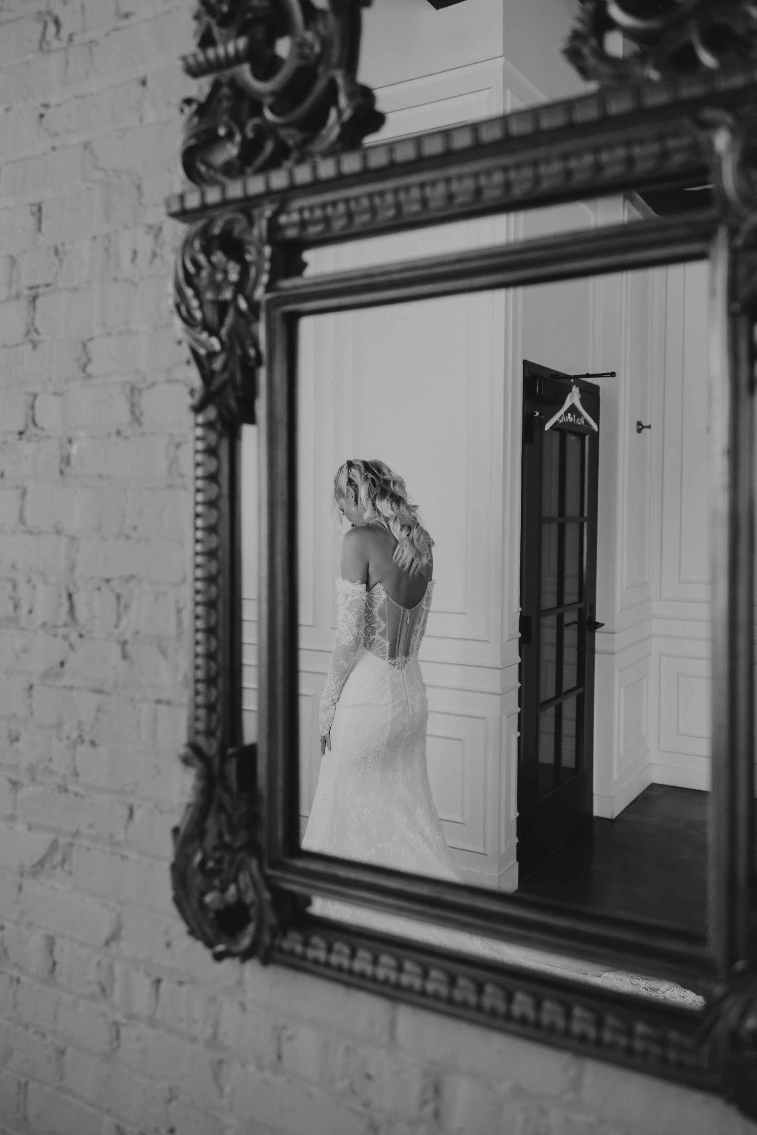 E & B getting ready moments-4367-2.jpg