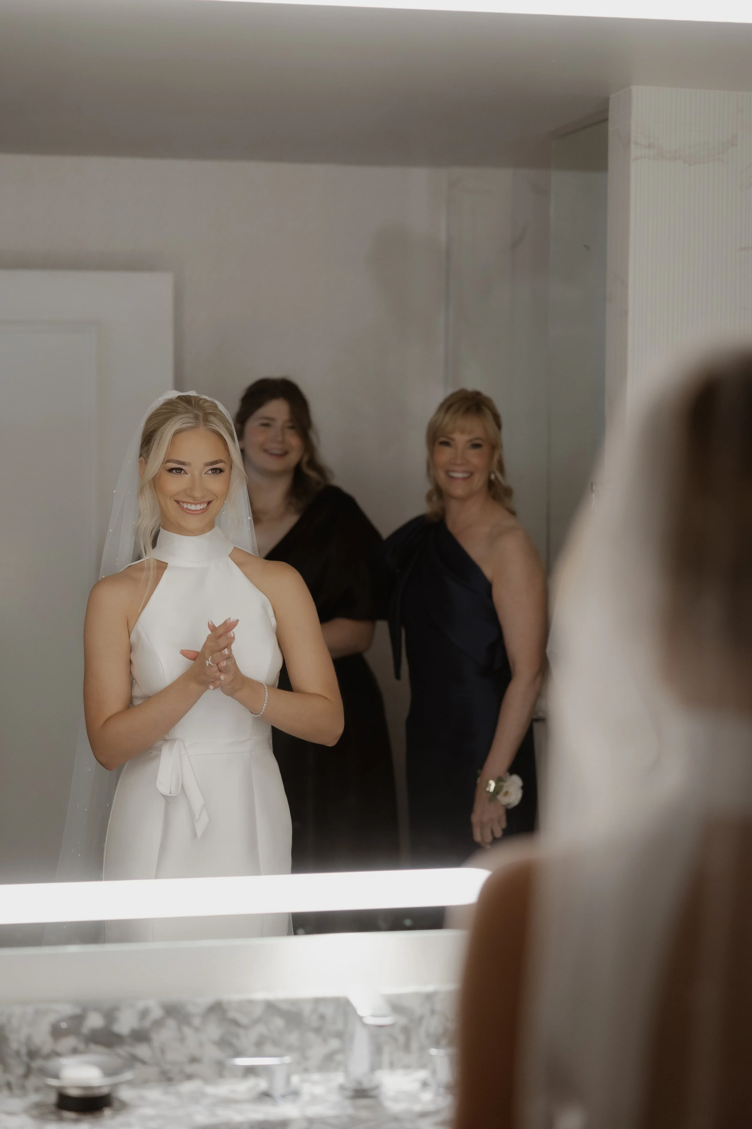 J & T getting ready moment-8742.jpg