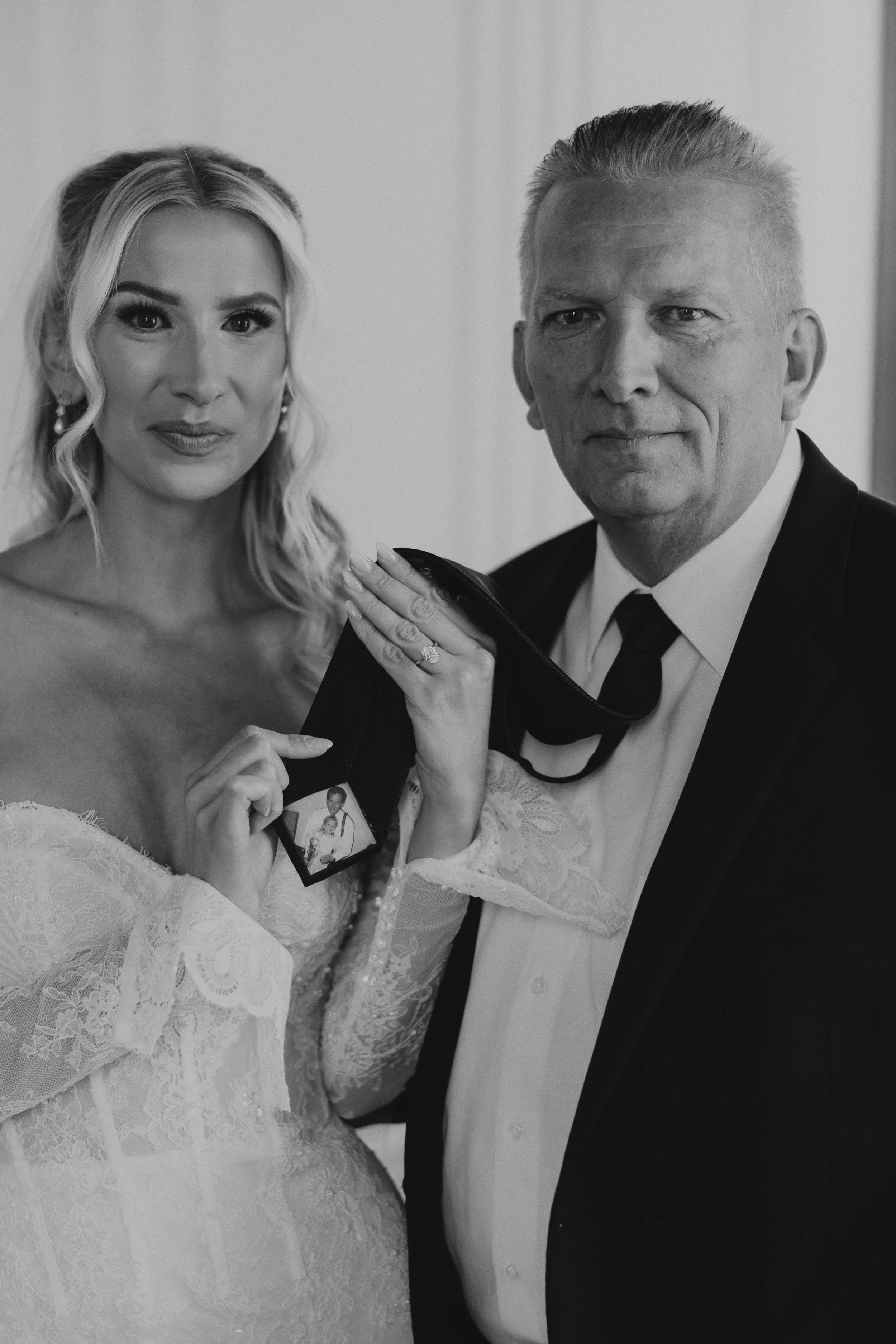 E & B getting ready moments-4577-2.jpg