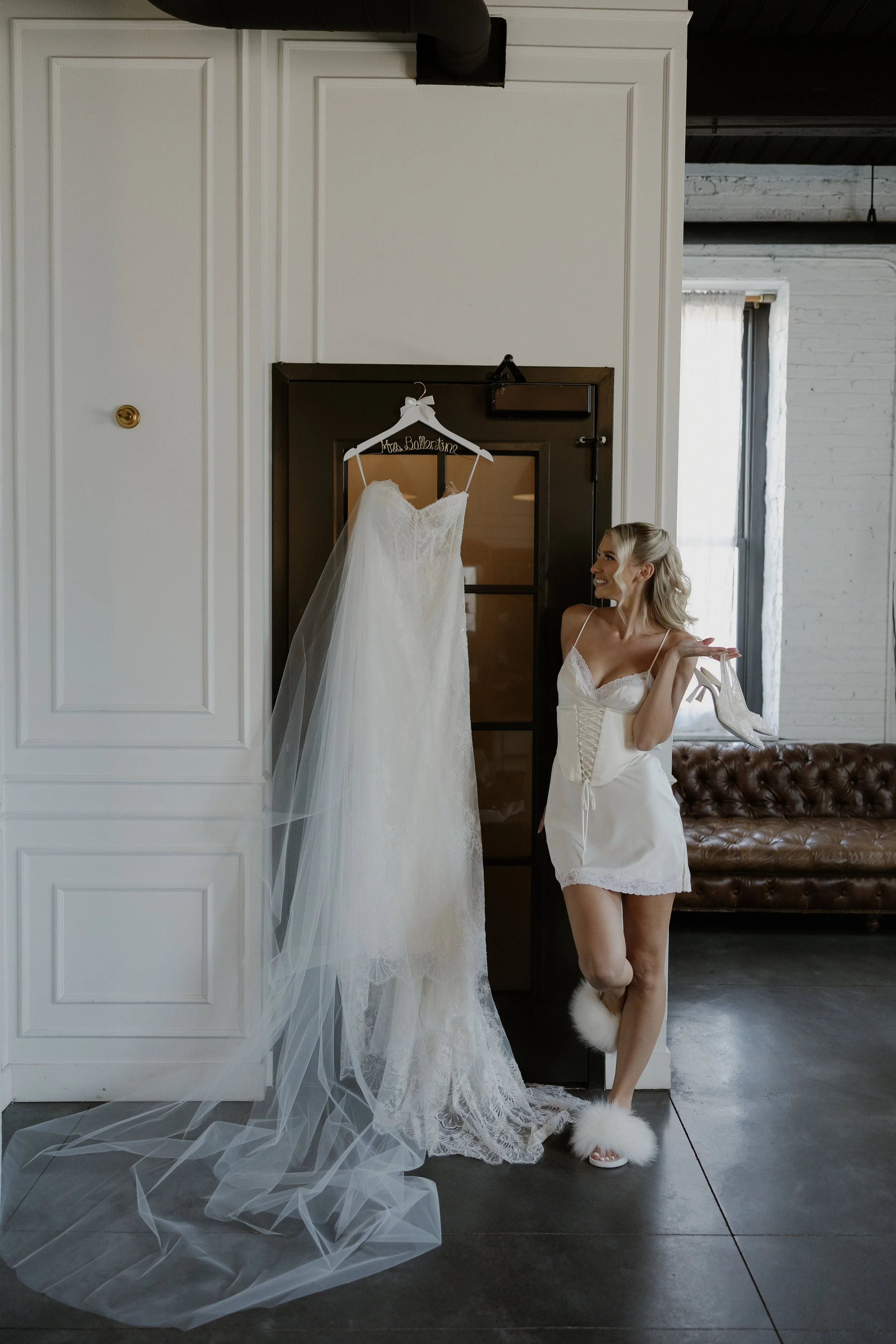 E & B getting ready moments-4237.jpg