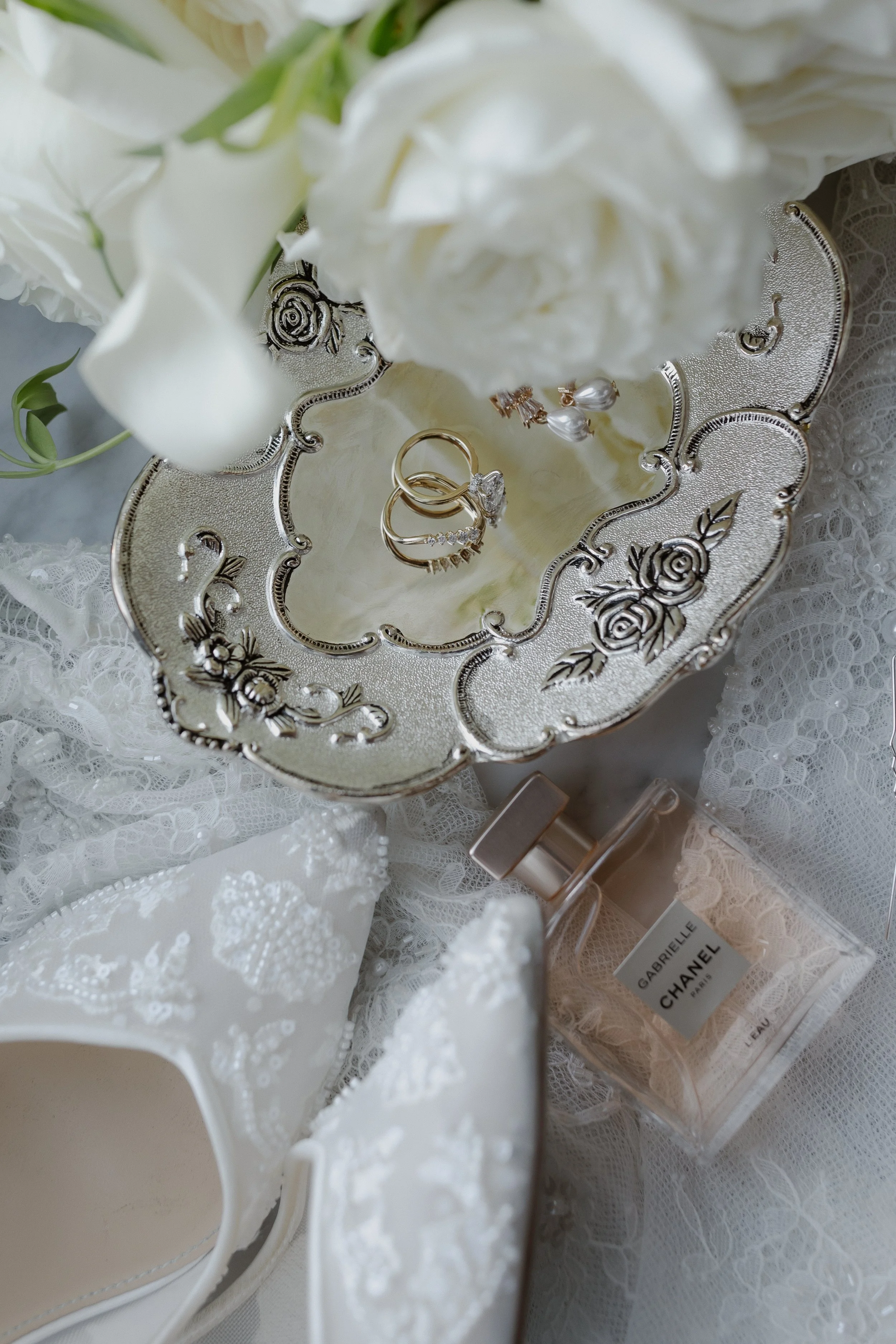 E & B getting ready moments-7801.jpg