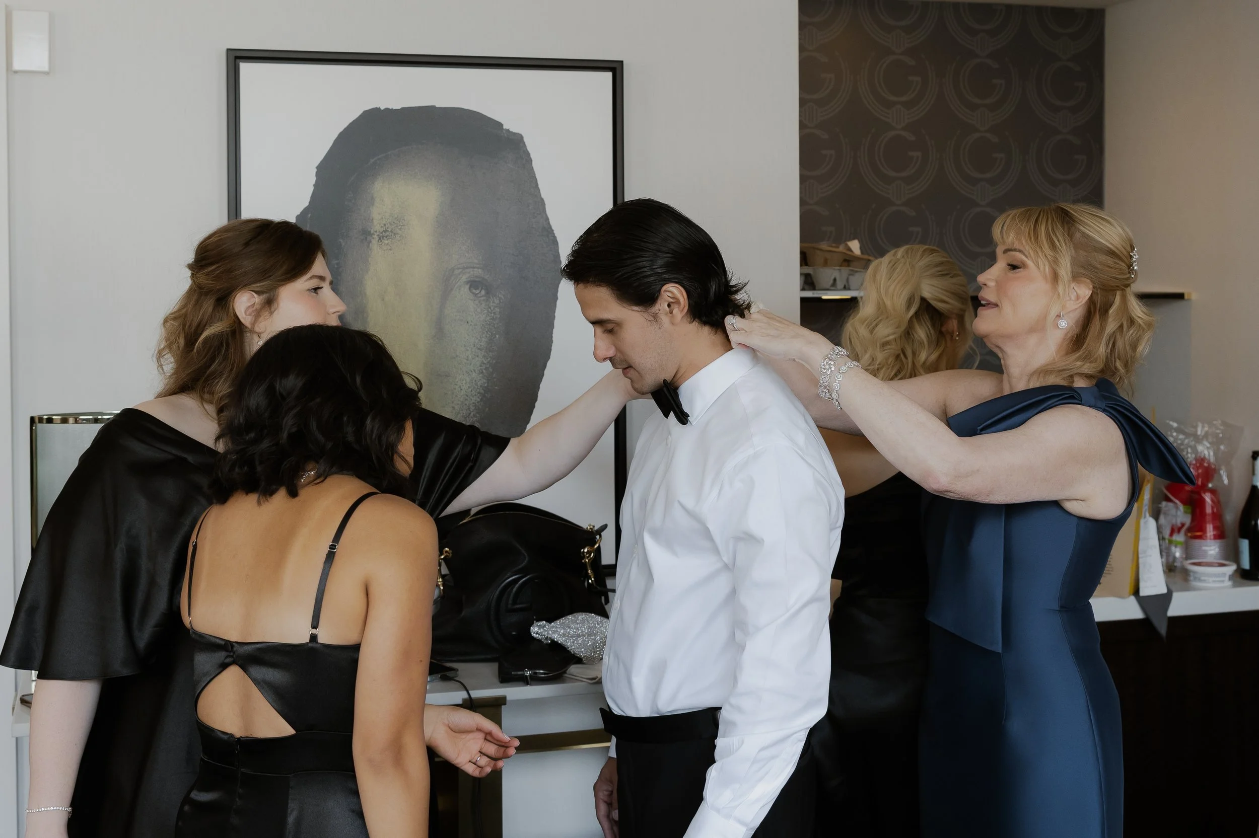 J & T getting ready moment-8608.jpg