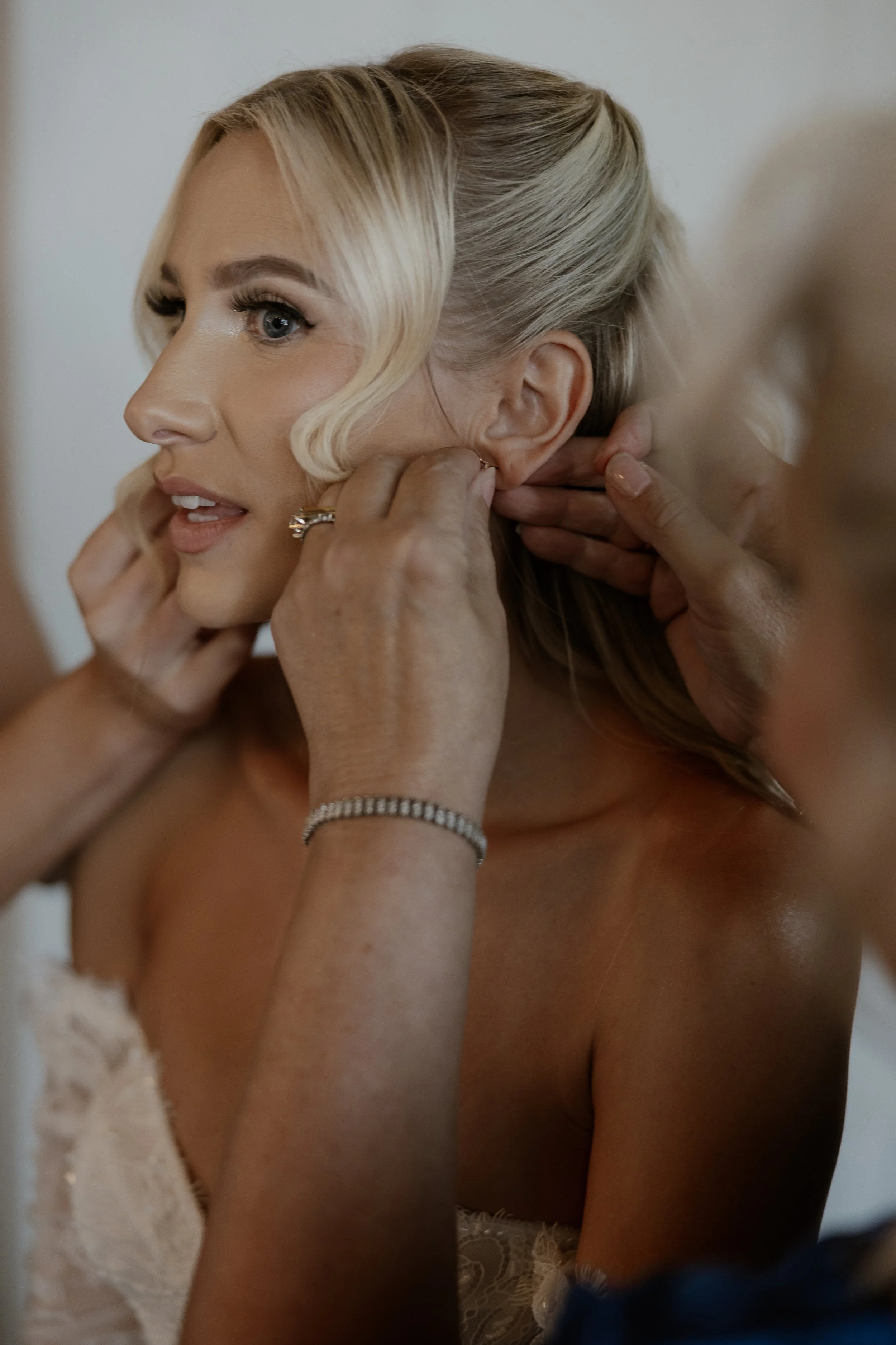 E & B getting ready moments-4341.jpg