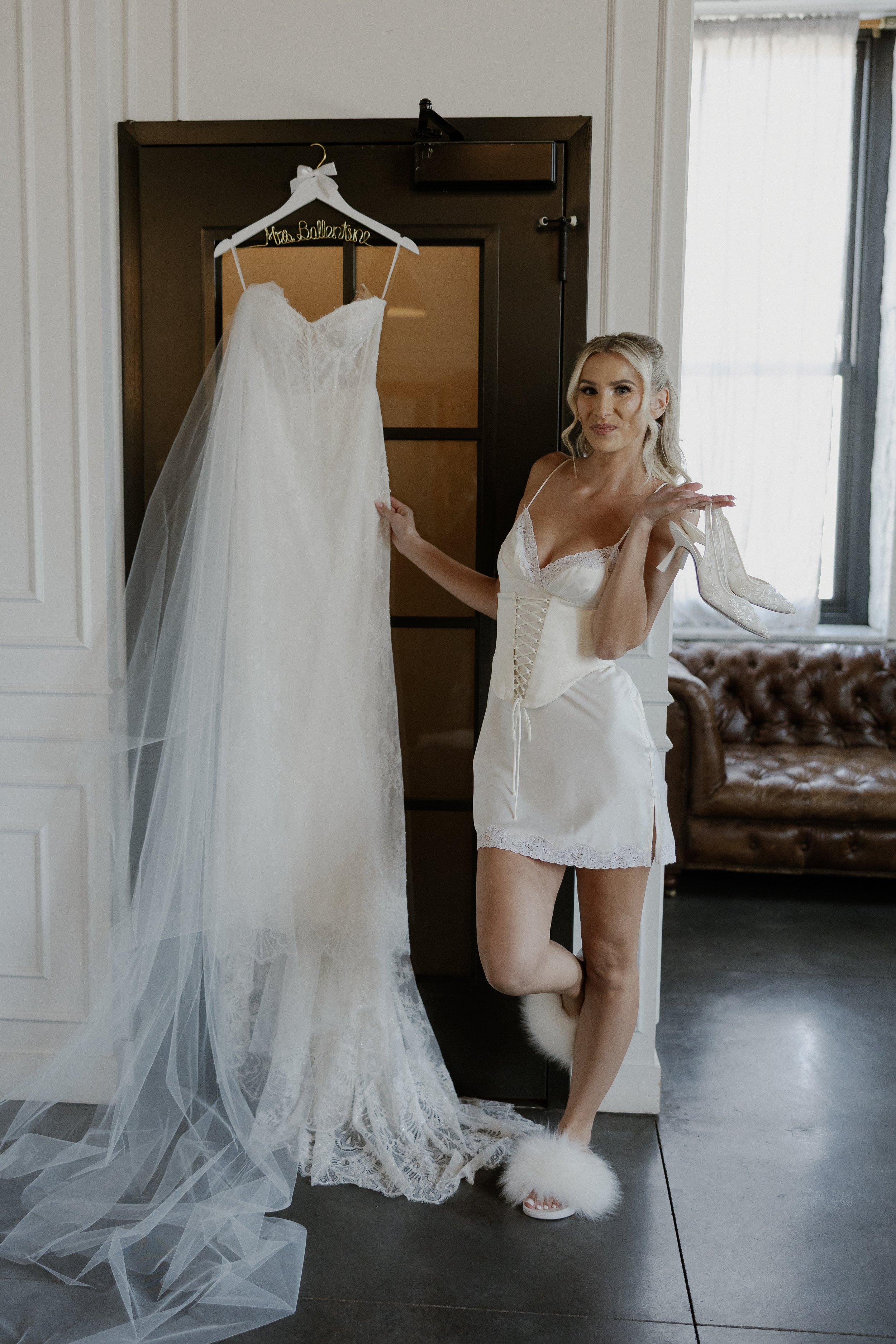 E & B getting ready moments-4245.jpg