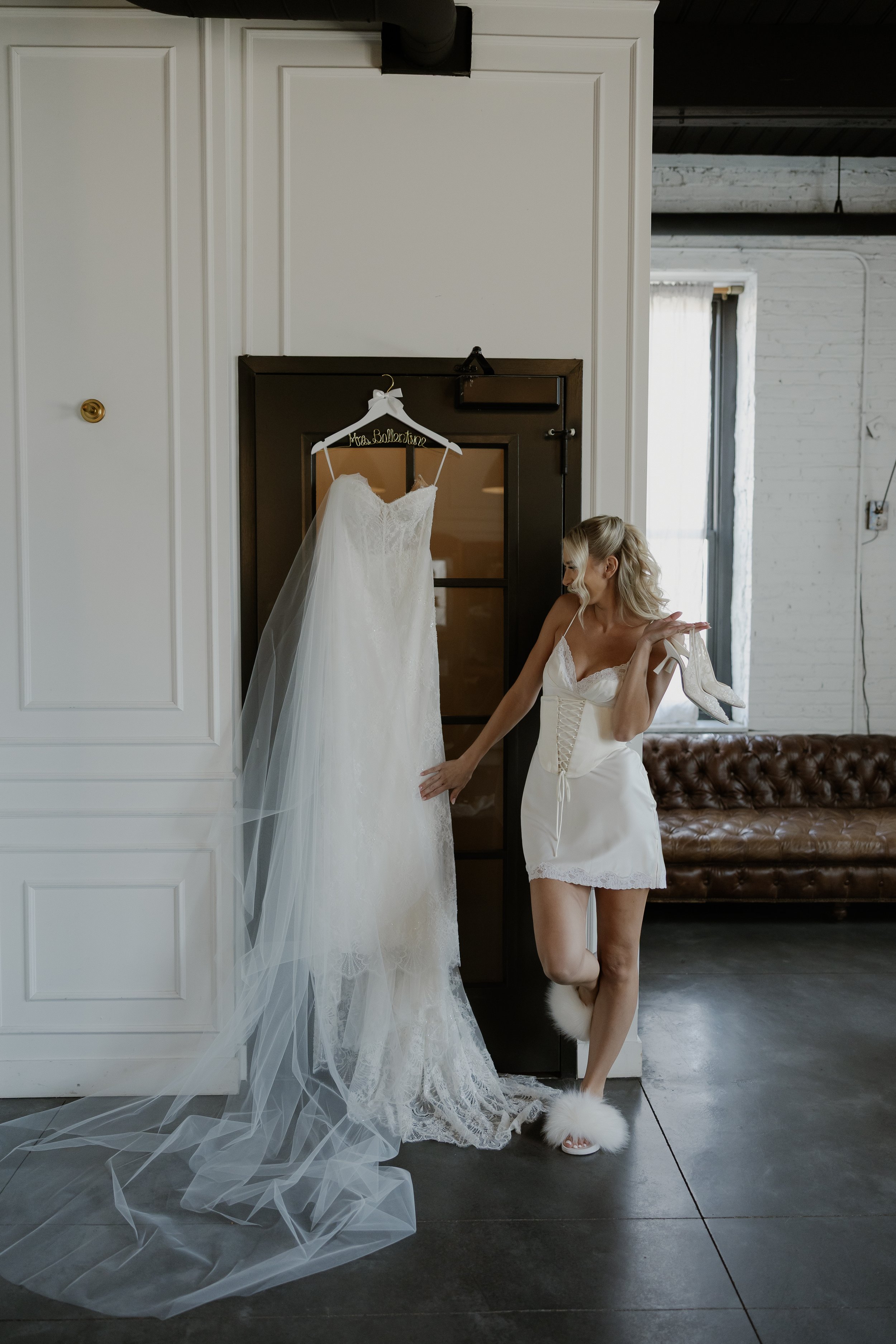 E & B getting ready moments-4241.jpg