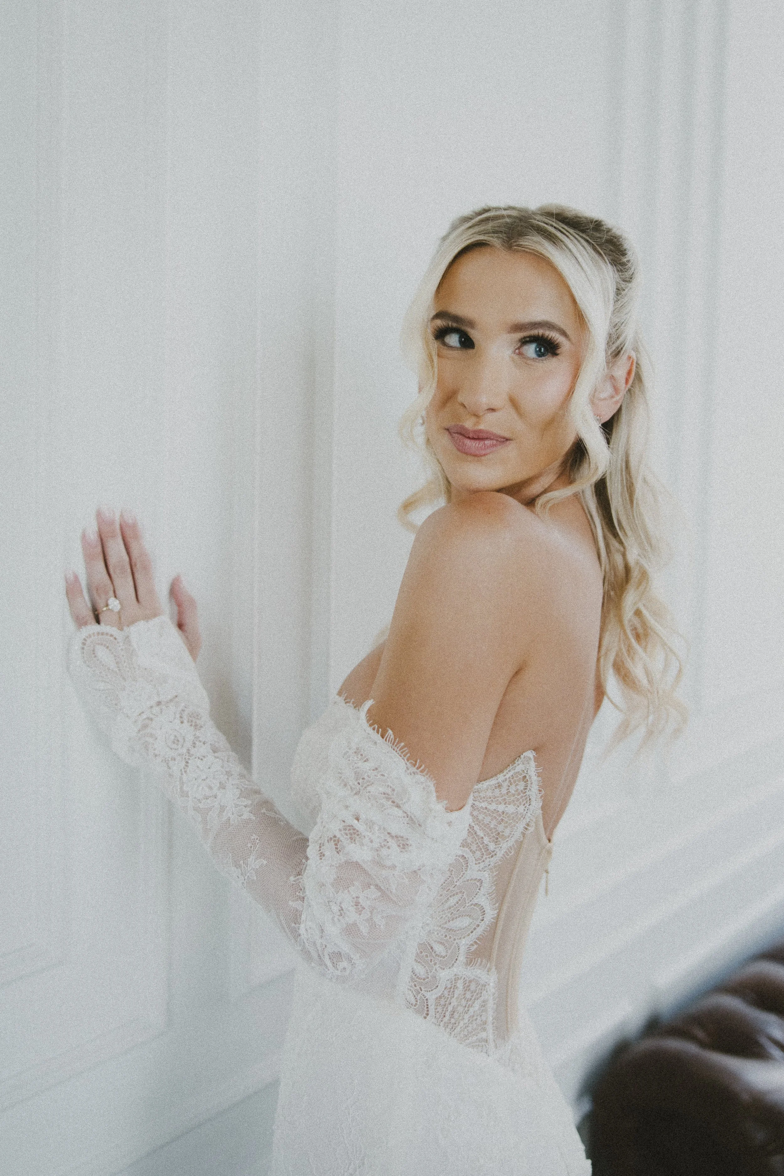 E & B getting ready moments-4413.jpg