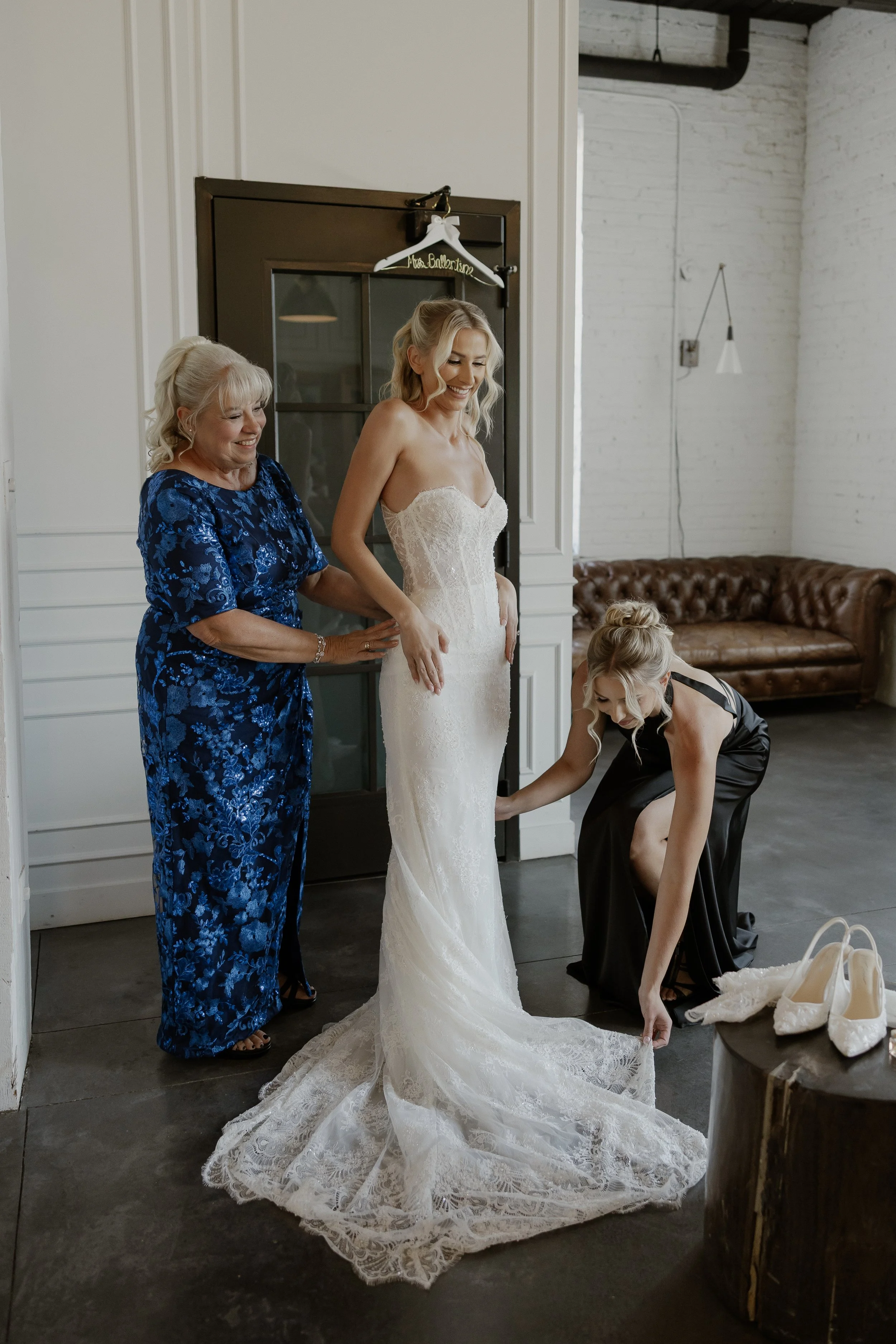 E & B getting ready moments-4263.jpg