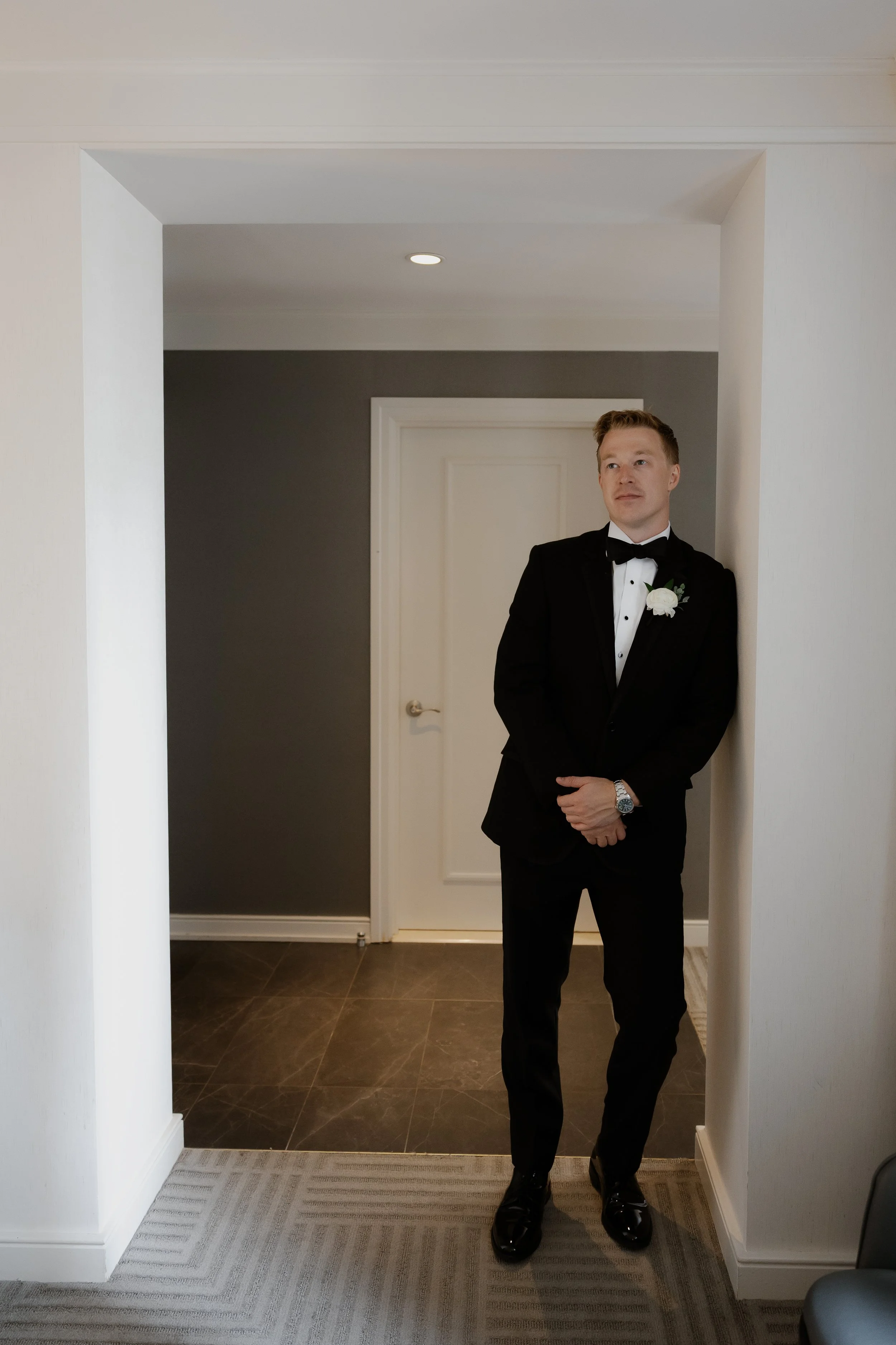 J & T getting ready moment-0727.jpg