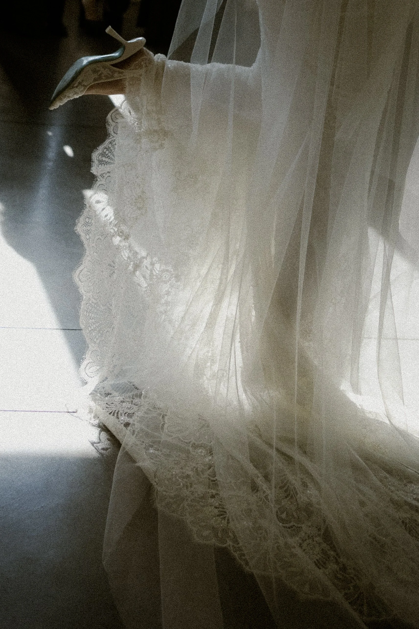 E & B getting ready moments-4687.jpg