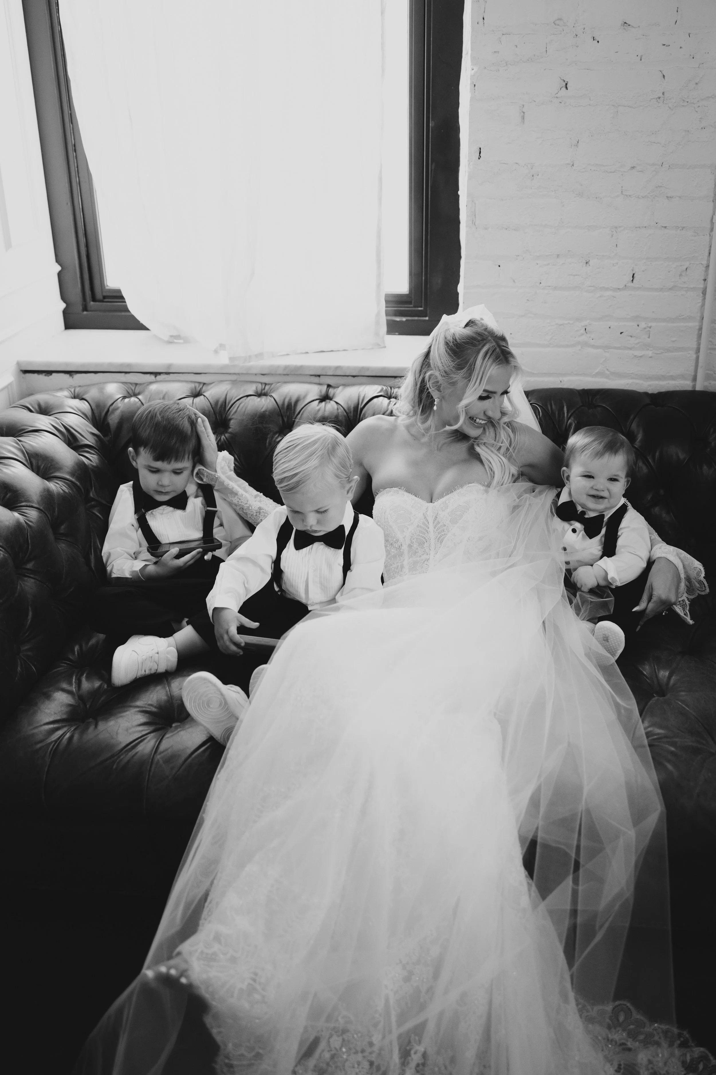 E & B family & friends-6665.jpg