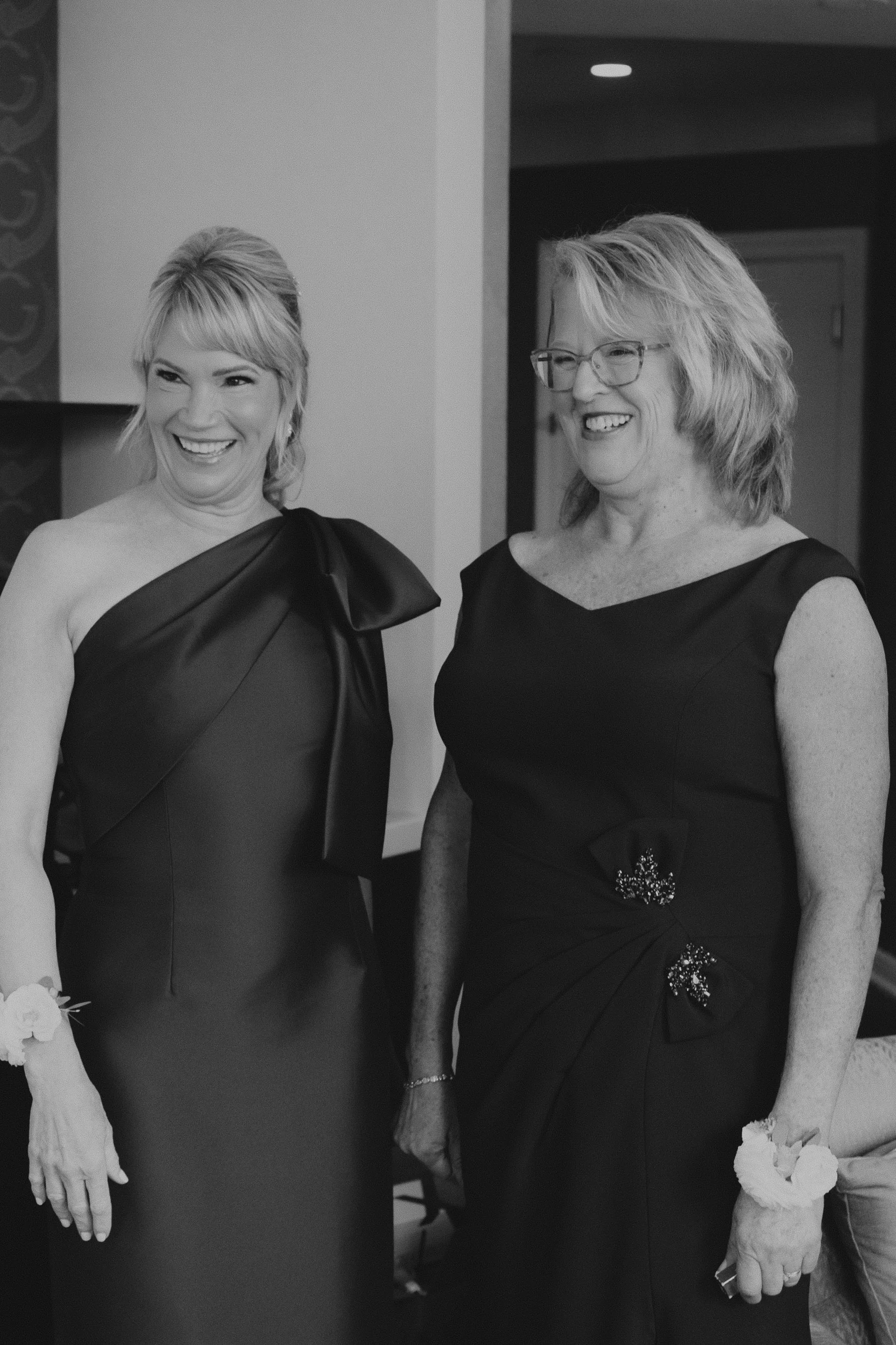 J & T getting ready moment-8764.jpg