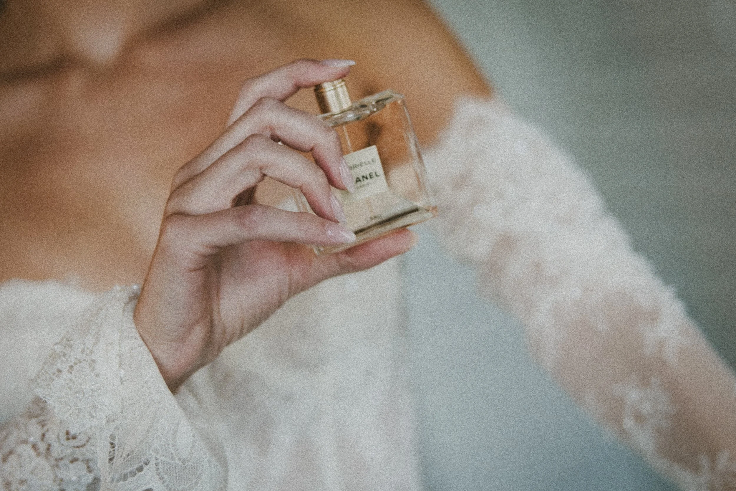 E & B getting ready moments-4417.jpg