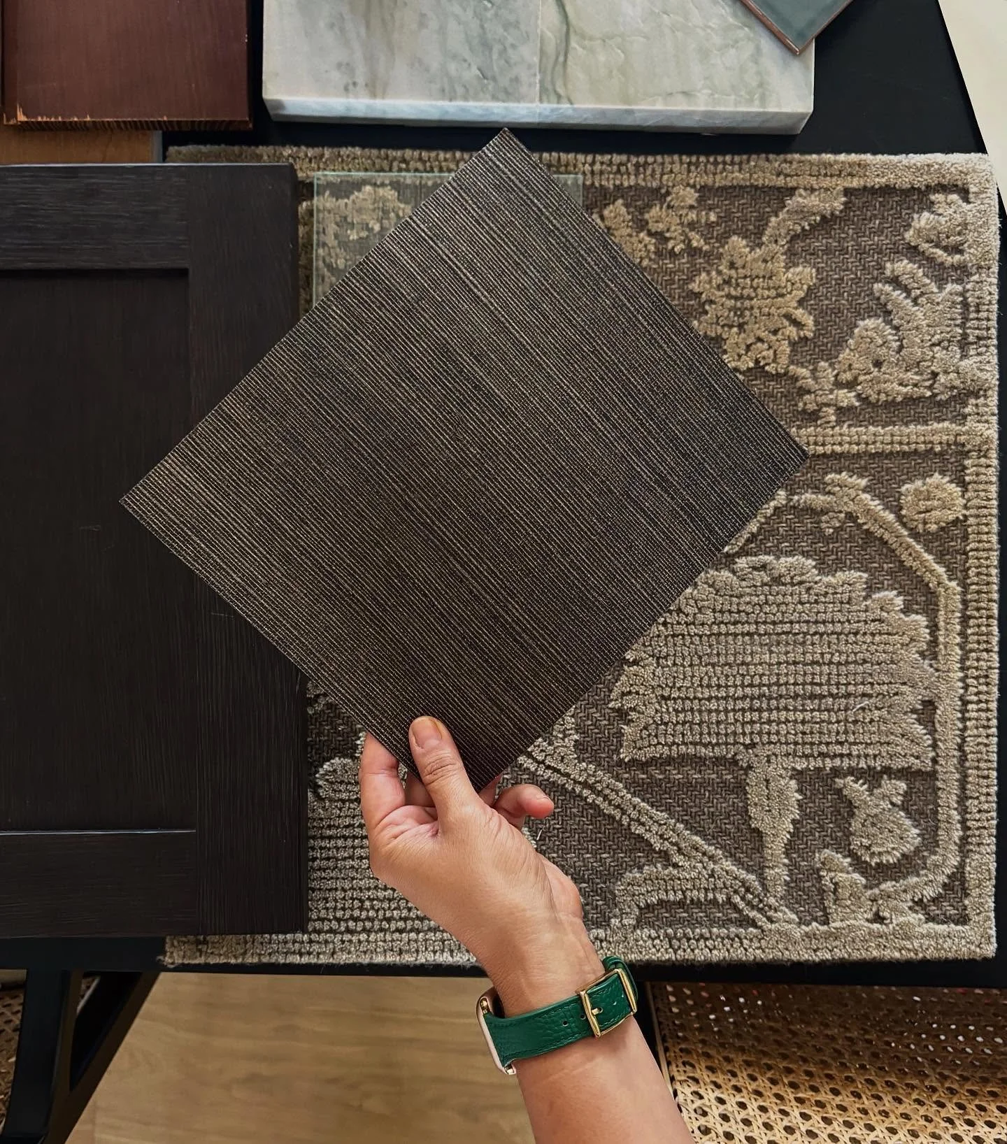 We know it’s still August for another few days but... change is in the air and we’re here for it! Bring on all the cozy textures and rich tones 🤎
#interiordesign#neutralpalette#designer#flatlays#warmtones#cozyvibes#presentationday#prese