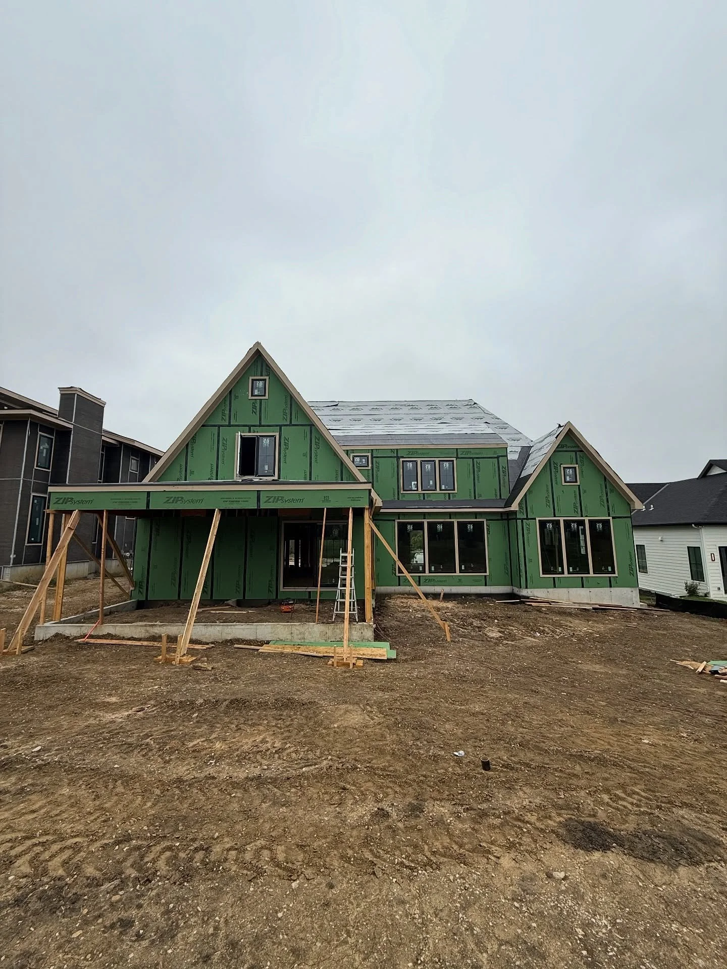 Photo dump from the last few days on site! 😎 Momentum&rsquo;s in full swing for both the Tabor and our Piper Custom! 

#PhotoDump #HomeBuilderLife #CustomHomeBuild #SpecHomeLife #DreamHomeInProgress #FramingStage #ConstructionVibes #BuildingDreams #