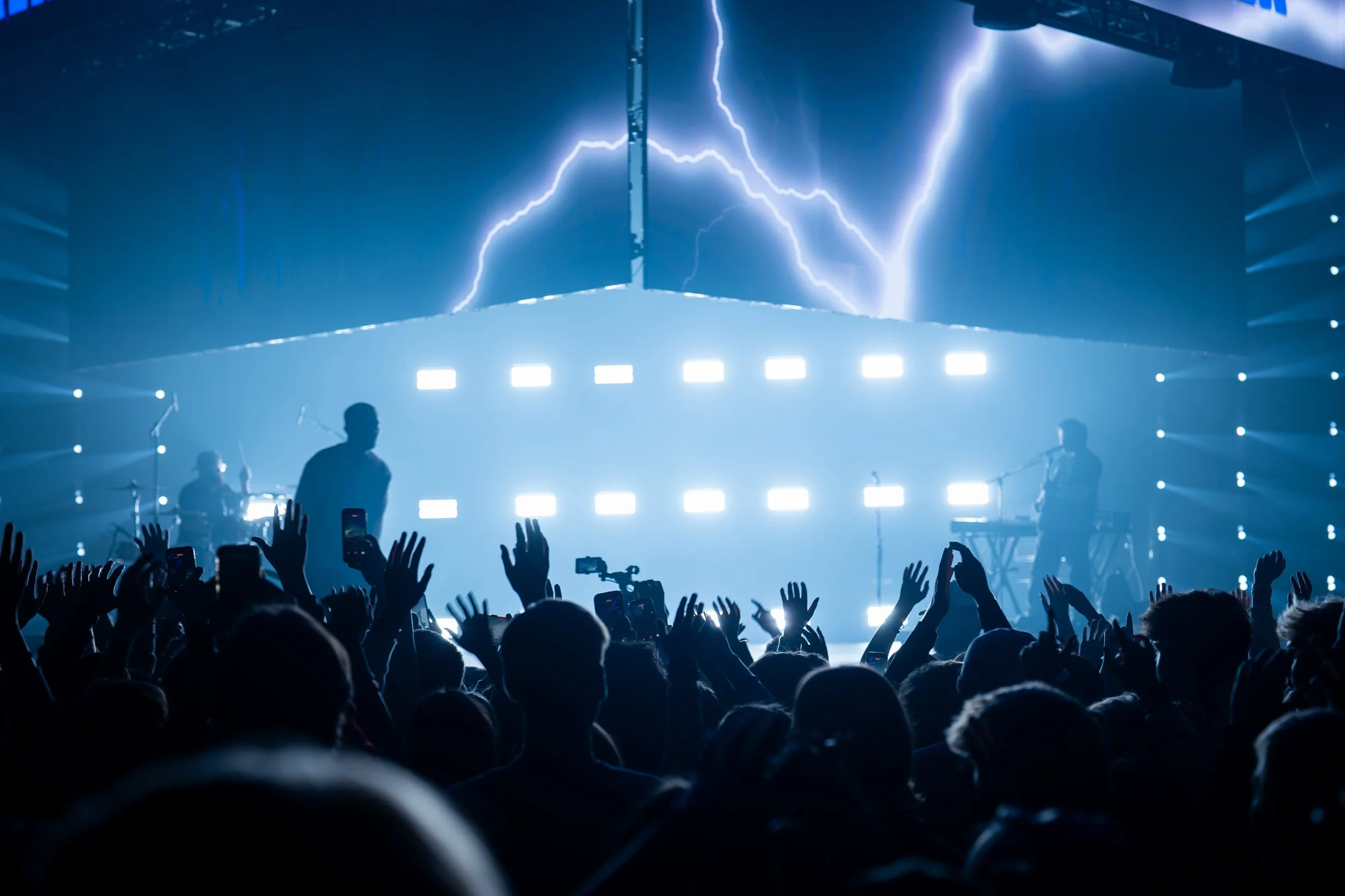 Video System Design / Engineering / Video Directing / Camera Operation / Media Servers 