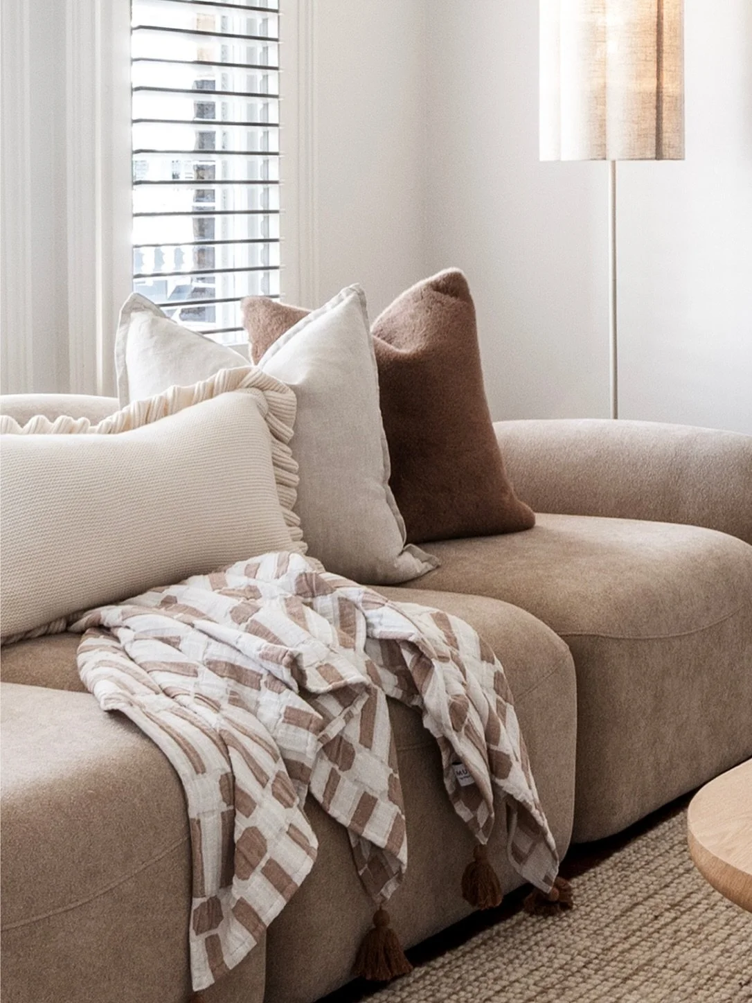 Project Gillman📍The main living, dining and kitchen area is built for big open moments so zoning and layout were key. 

We used a calm palette and considered furniture placement to define each space while keeping the whole area connected and light.
