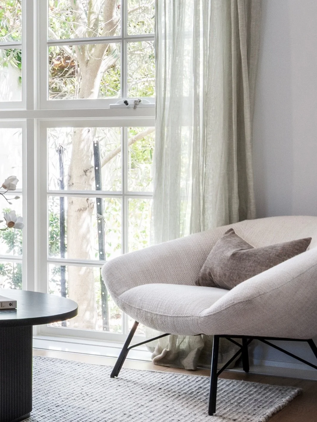 Project Edgevale 📍is about keeping things simple and refined. With beautiful natural light and a high demand location, the furniture needed to feel clean and well chosen. 

We used natural tones with black accents and styled each room to feel calm, 