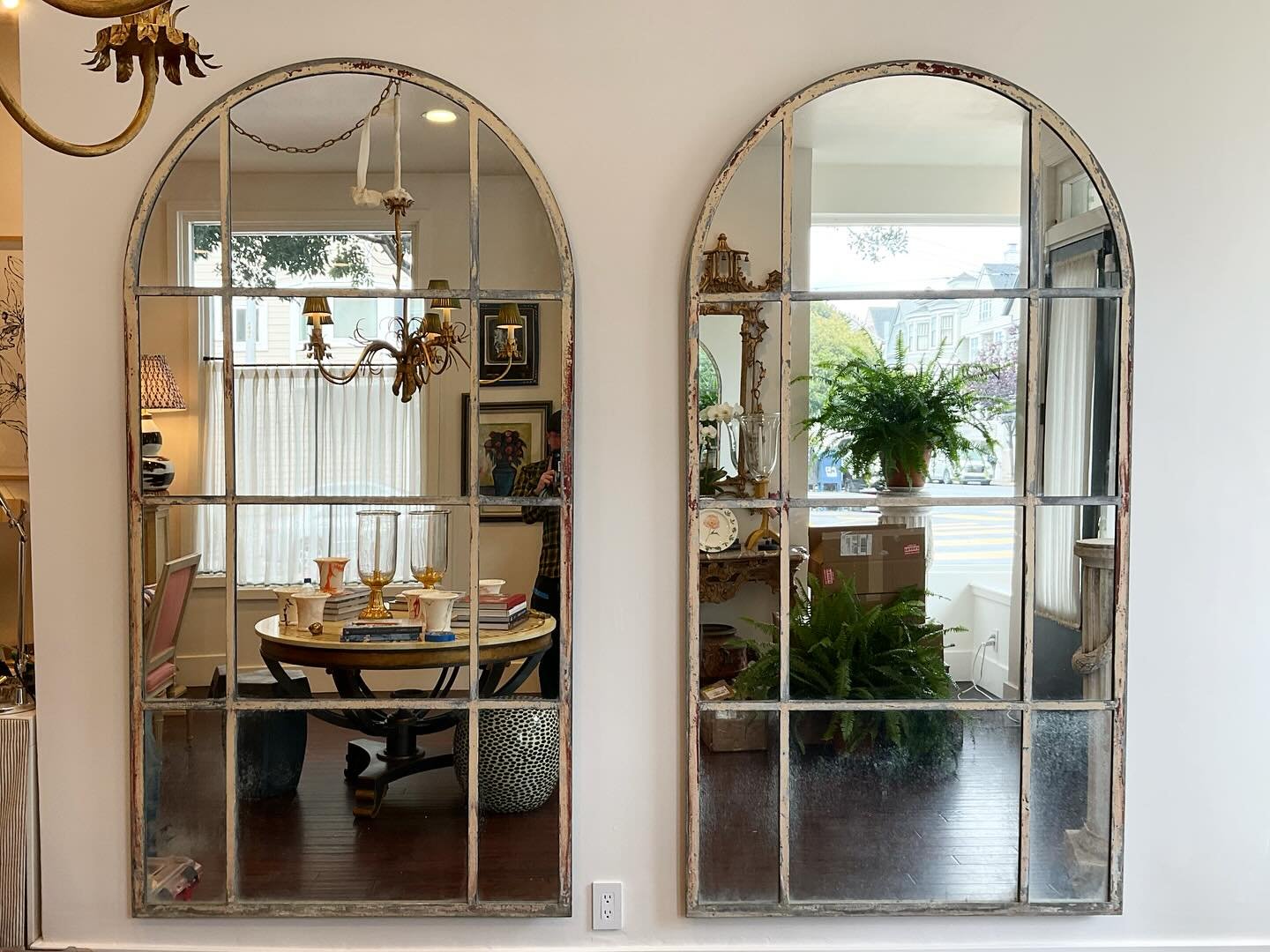 Let our team elevate your space with a grand mirror installation! 

#mirrorinstallation #mirrorhandling #sanfranciscoinstaller