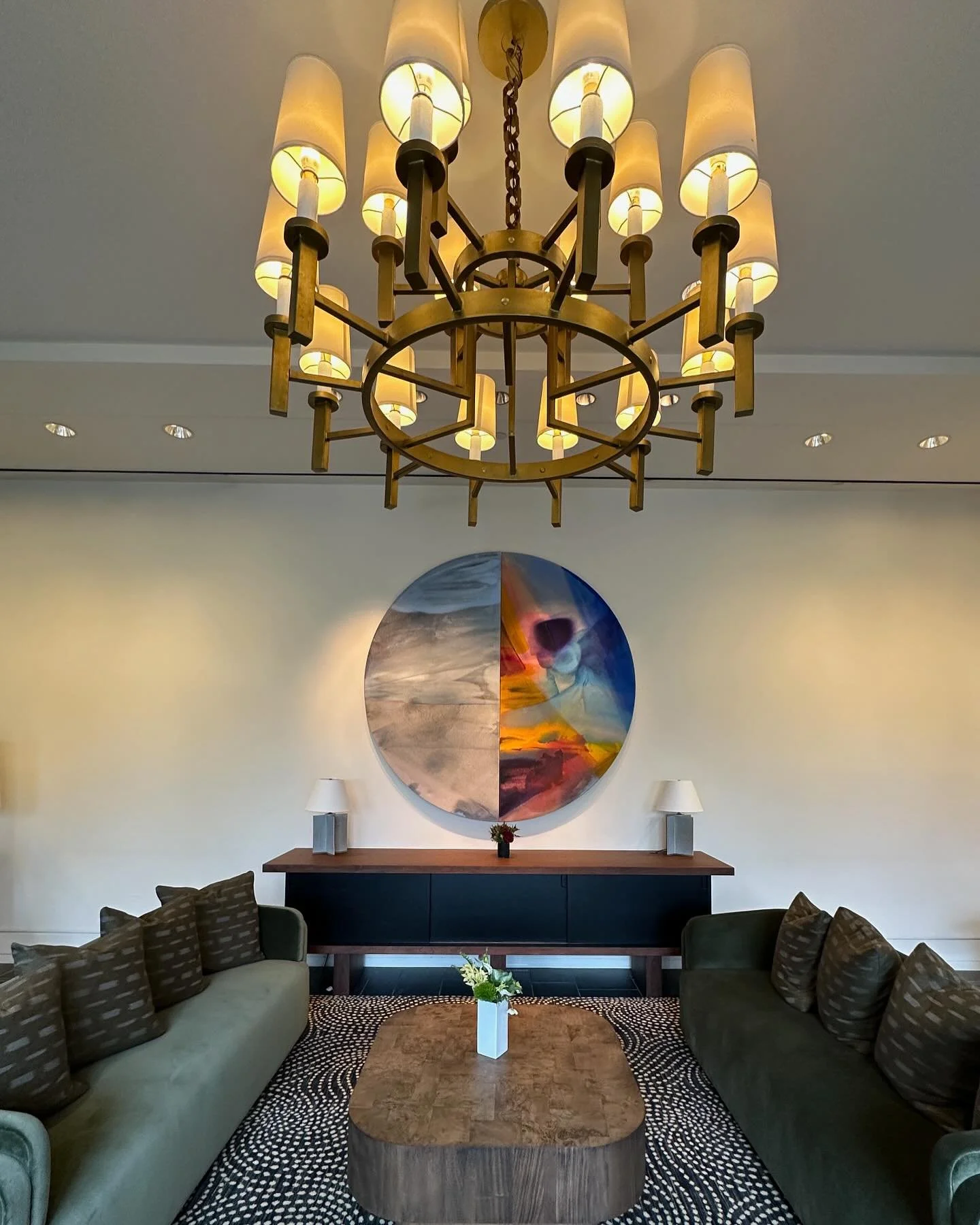 Happy Friday! Here is a stunning diptych we had the privilege of installing at the luxurious Rosewood Sand Hill. #arthandling #sfbayarea #rosewoodhotels