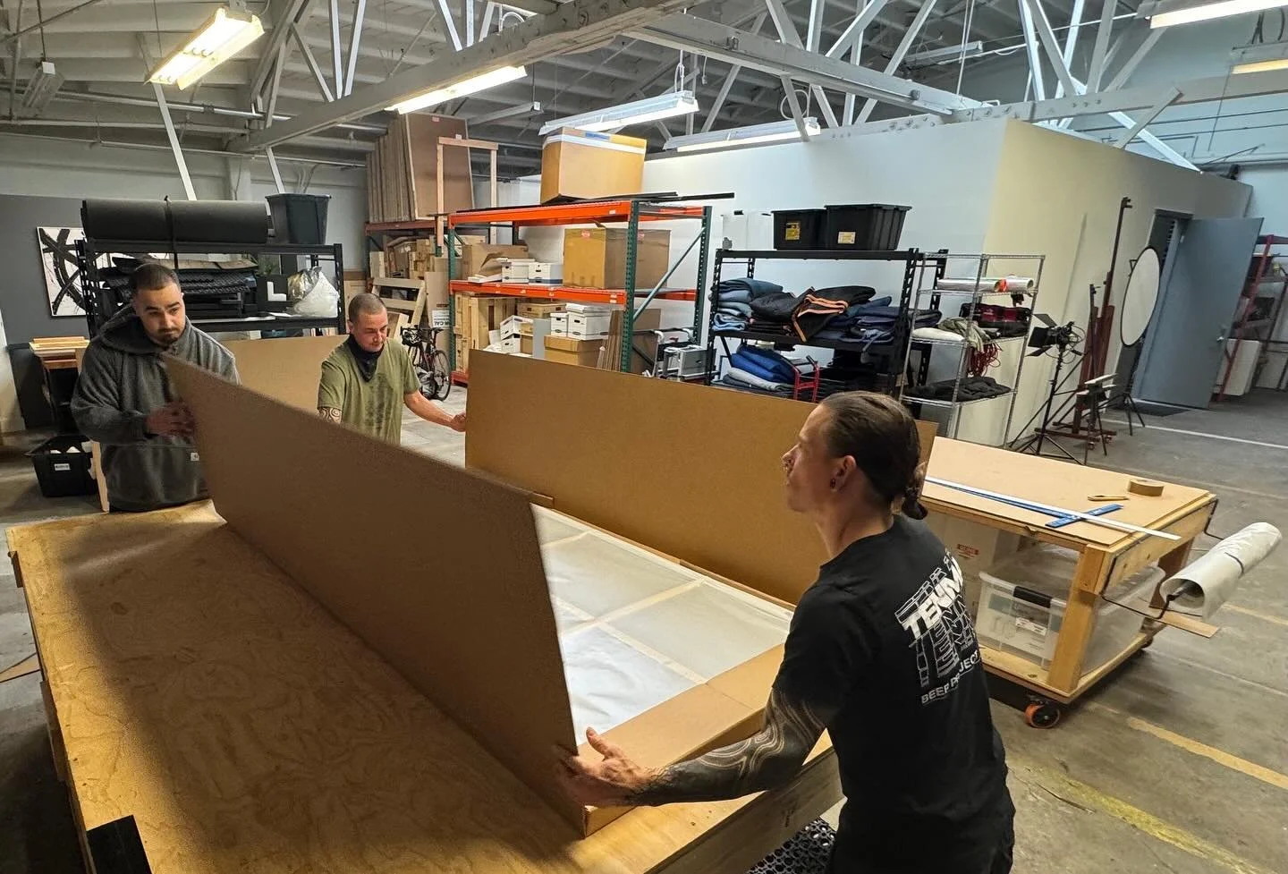 Teamwork makes the dream work 🤝 Here’s a look into our process as our team of slip casing experts fabricates an XL slipcase with precision and deftness. Swipe to see the final product! #arthandling #sfbayarea