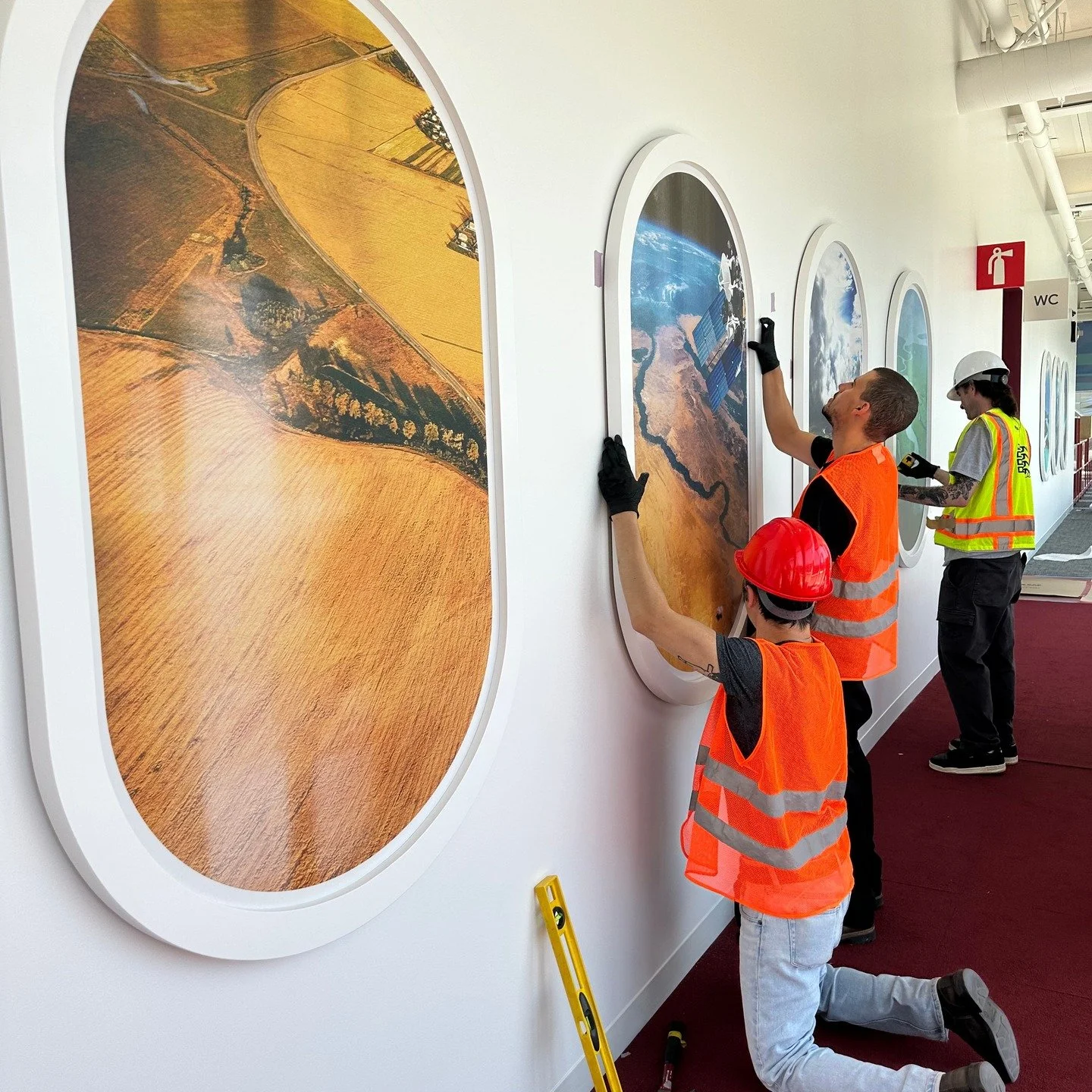 Our team is bringing spaces to life at Google&rsquo;s Caribbean Campus. Turning walls into first-class views- no boarding pass required ✈️

Always proud to turn big ideas into bold visuals.

#LargeScaleArt #GoogleCampus #WorkOfArtServices #DesignInAc