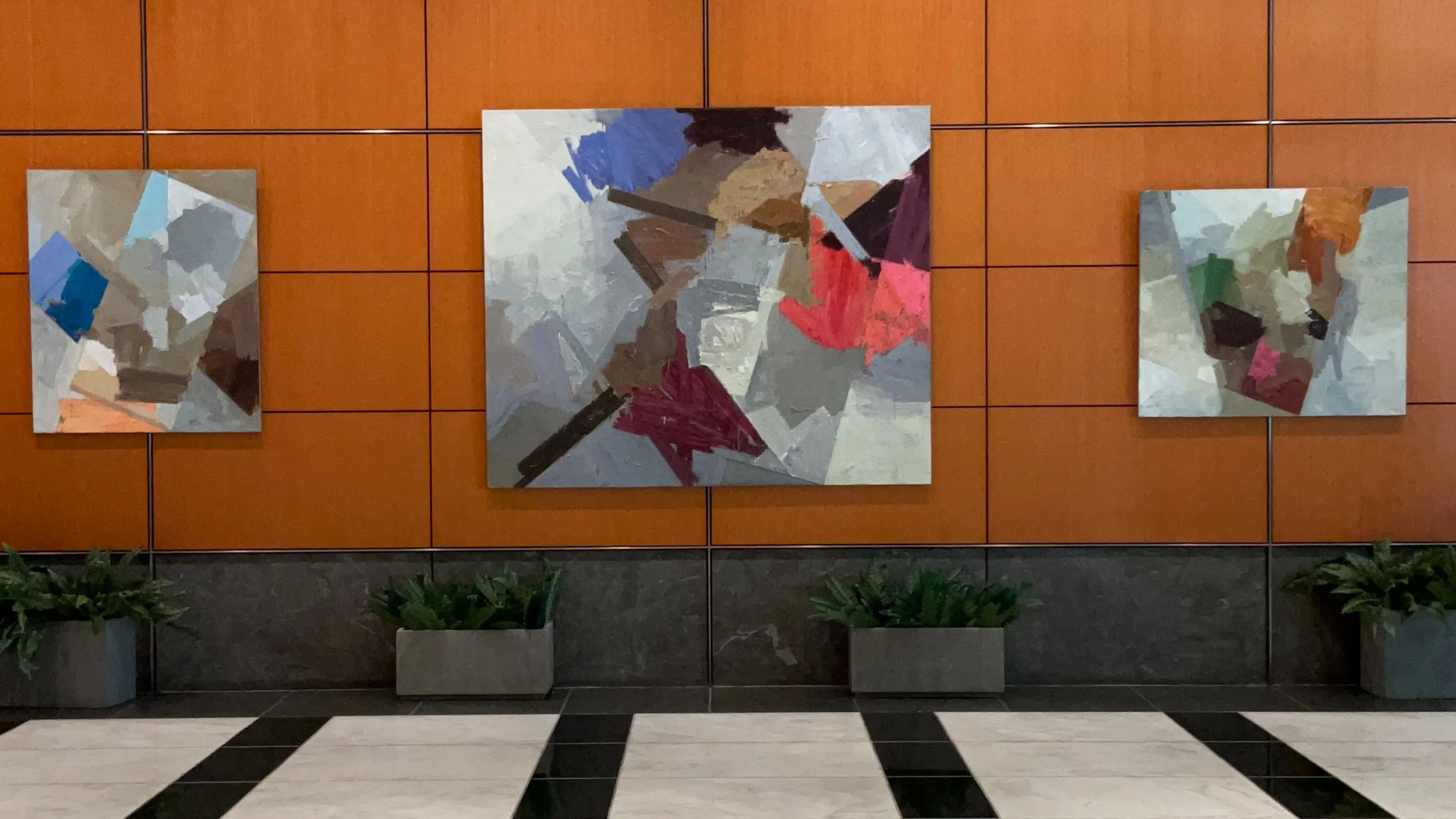 This morning, we had the pleasure of installing original works by @steven.c.hight 

Work Of Art appreciates the continued collaboration with @slate_art on projects that prioritize thoughtful presentation and placement of contemporary work.